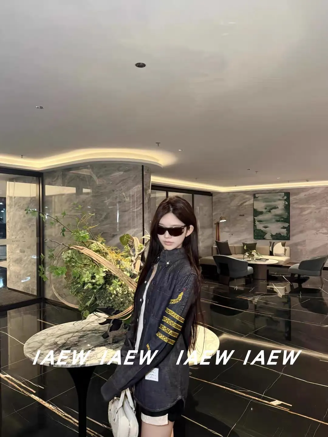 Snake Embroidery Denim Oxford Shirt D22513089 — view 4