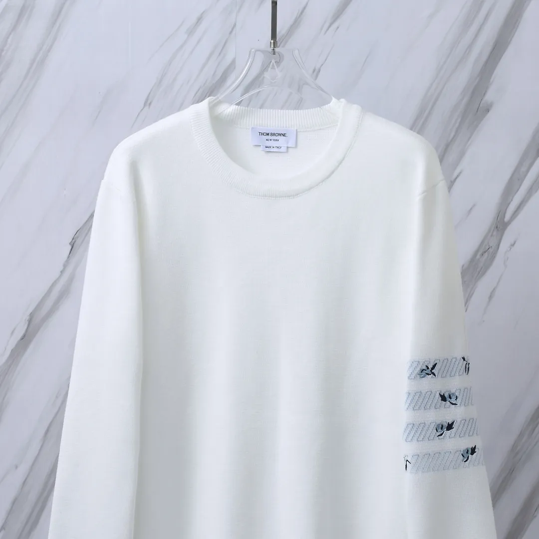 Embroidered Rose 4-Bar Crew-Neck Sweater D24013103 — view 5