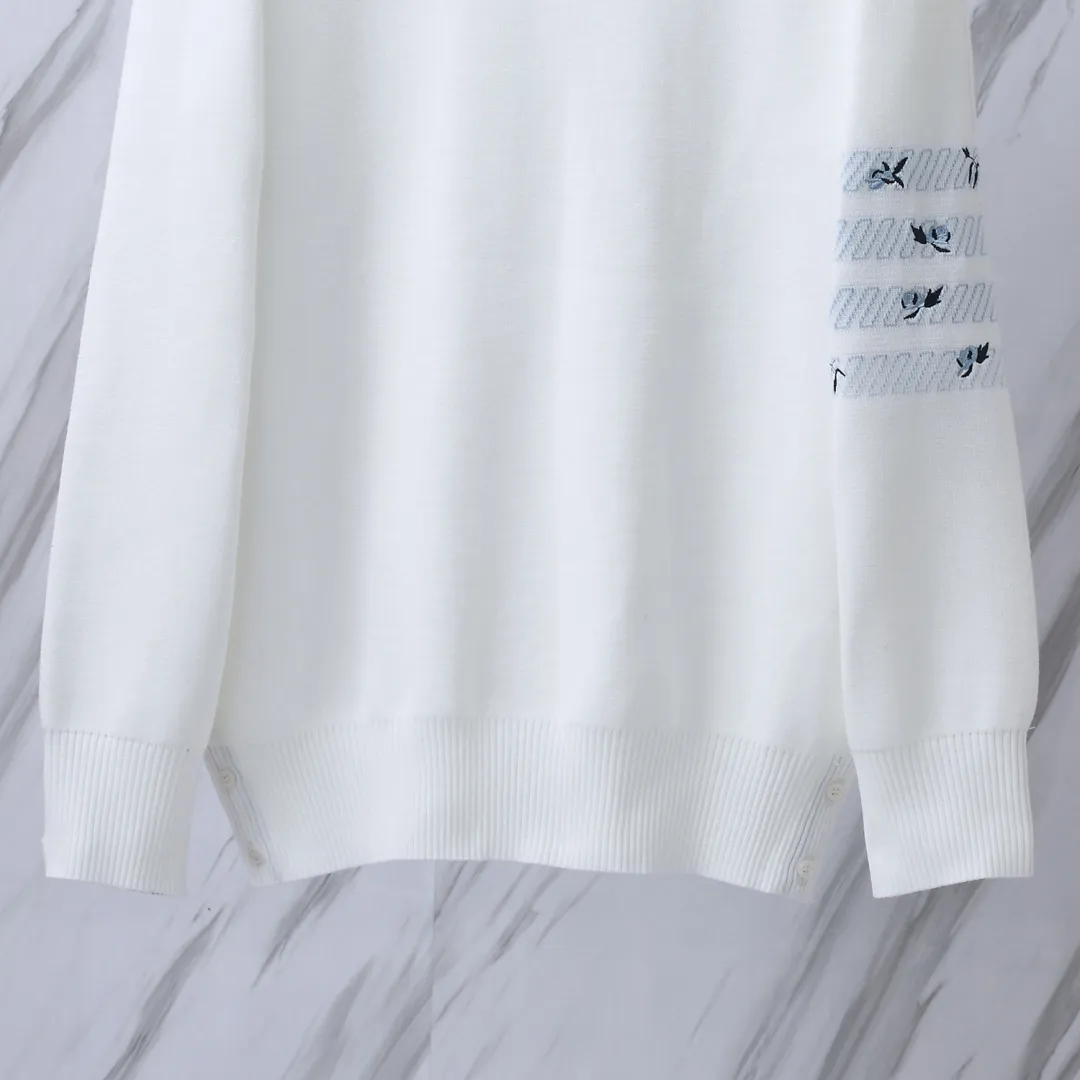 Embroidered Rose 4-Bar Crew-Neck Sweater D24013103 — view 6