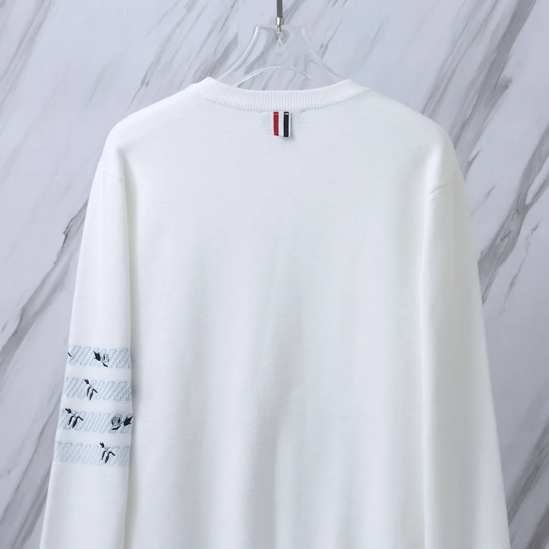 Embroidered Rose 4-Bar Crew-Neck Sweater D24013103 — view 7