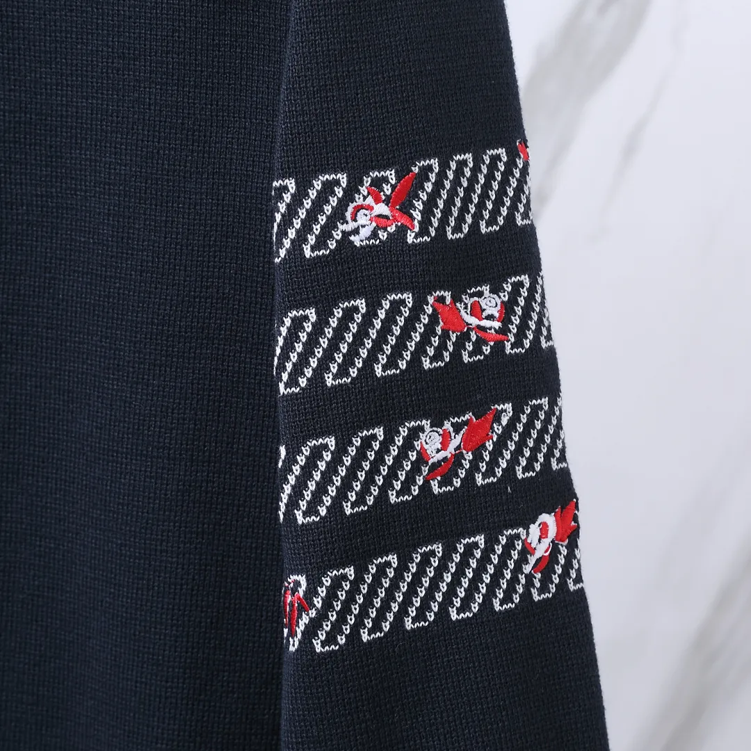 Floral Embroidery 4-Bar Crew-Neck Sweater D24013101 — view 7