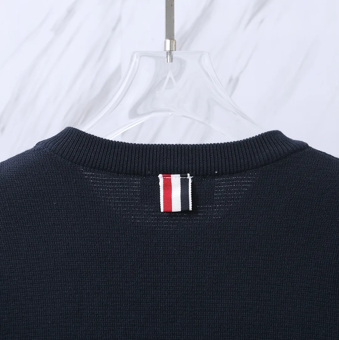 Floral Embroidery 4-Bar Crew-Neck Sweater D24013101 — view 9