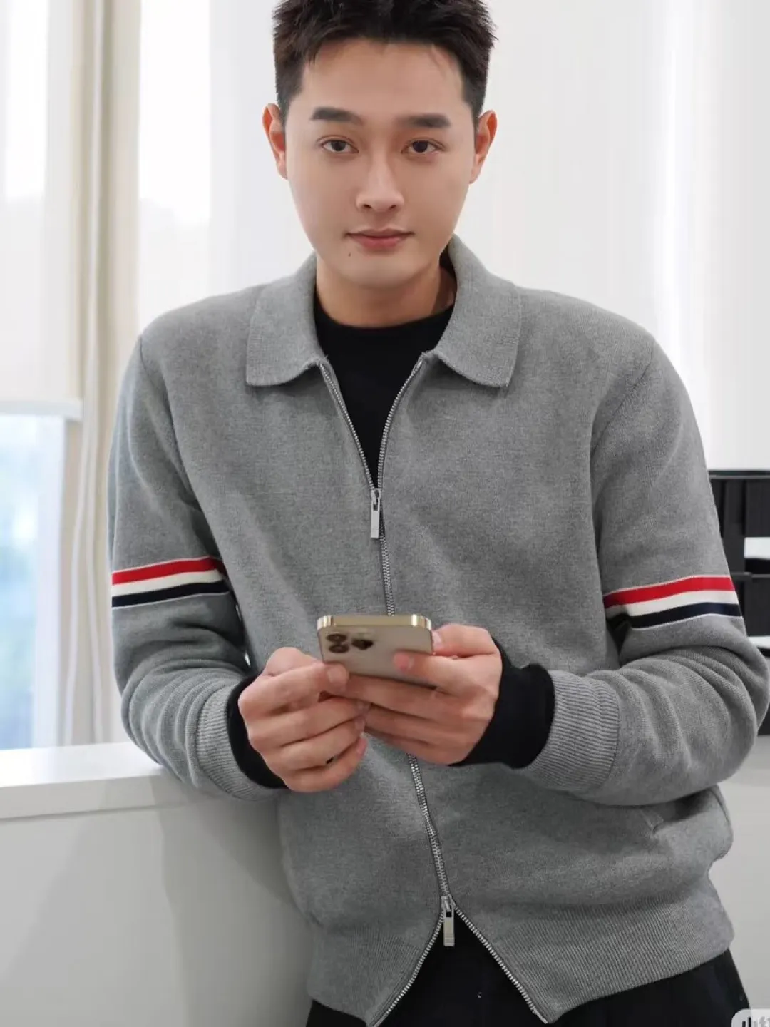 Striped Wool-Blend Zip-Up Knit Jacket D25513055 — view 3