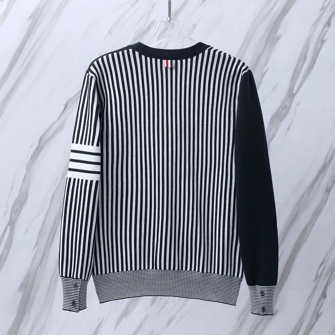 Striped Wool-Blend V-Neck Cardigan D25513080 — view 4