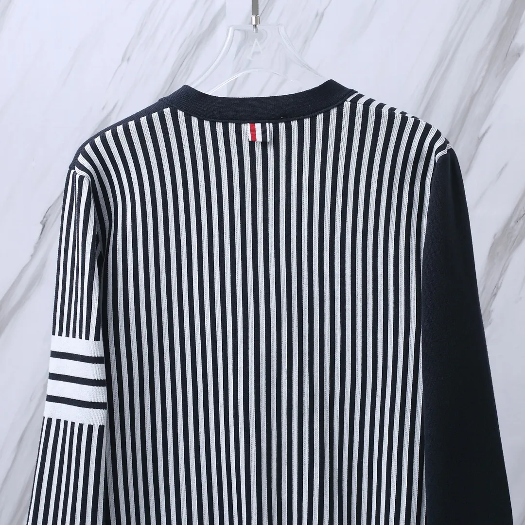 Striped Wool-Blend V-Neck Cardigan D25513080 — view 8
