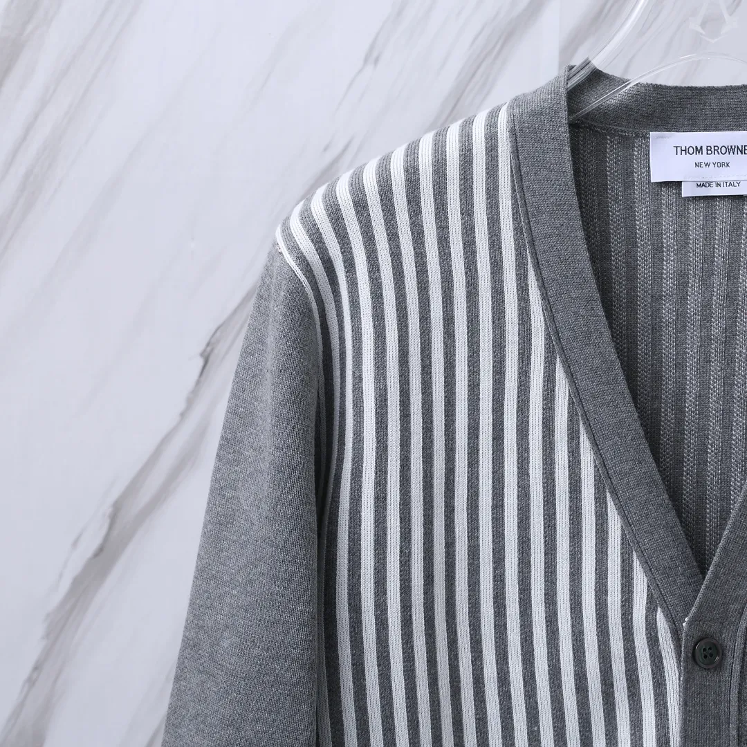 Striped Wool-Blend V-Neck Cardigan D25513081 — view 7
