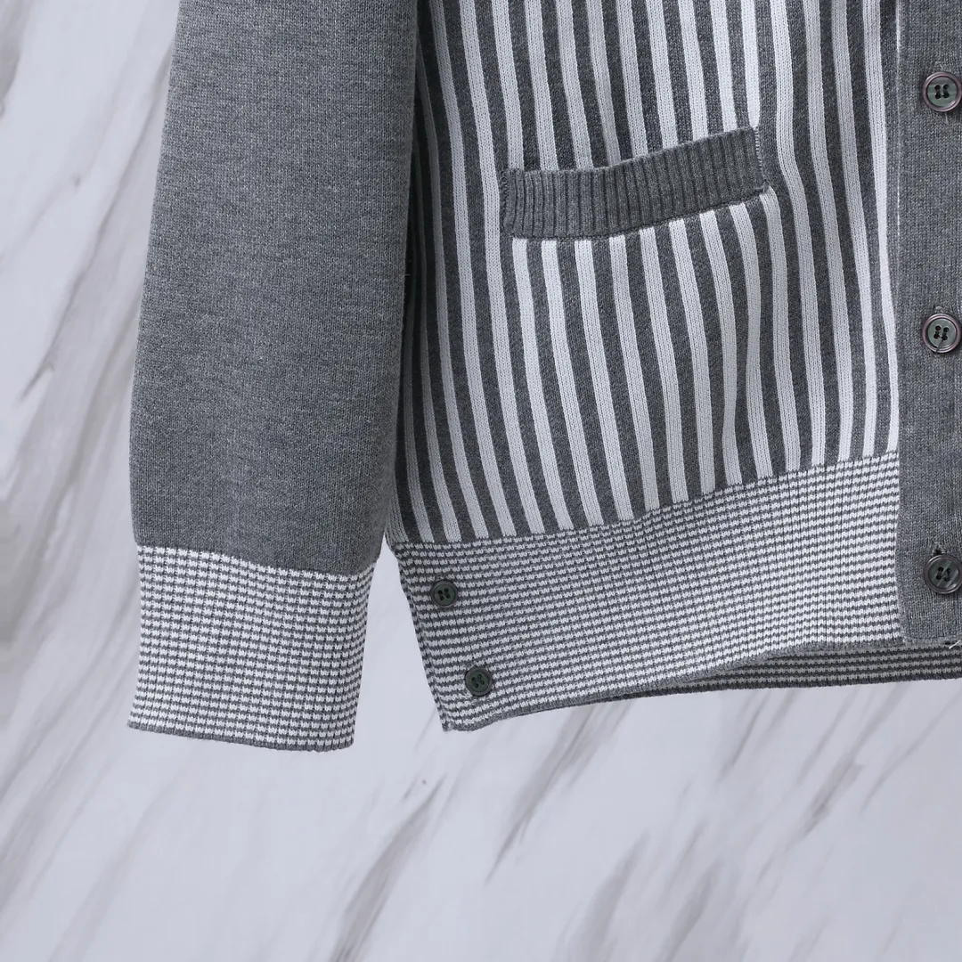 Striped Wool-Blend V-Neck Cardigan D25513081 — view 9
