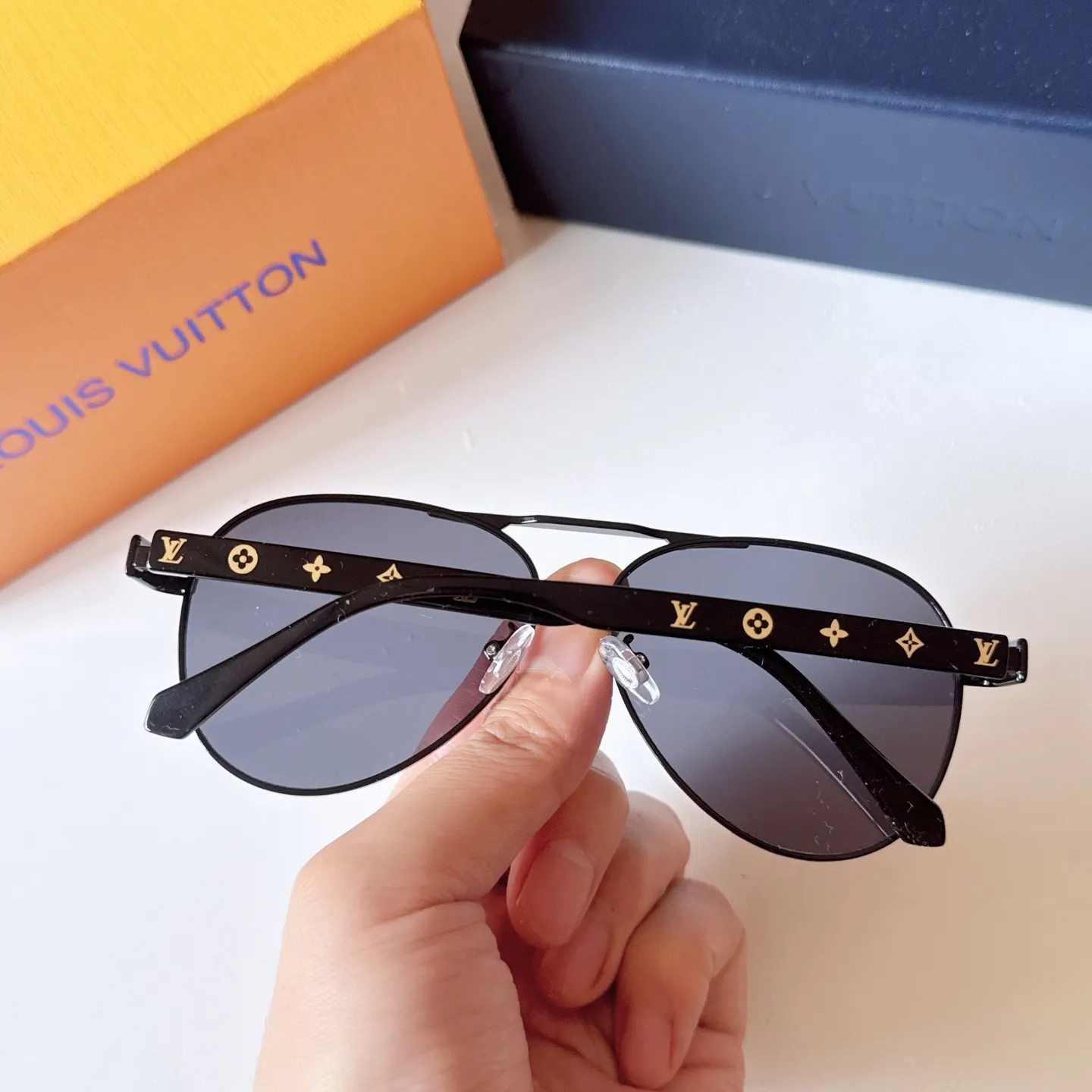 Louis Vuitton Square-Frame Sunglasses D21017744 — view 9
