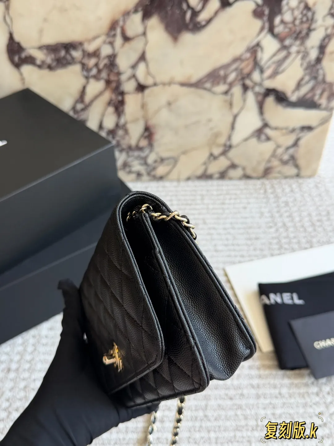 Caviar Leather Wallet On Chain (WOC) D31018230 — view 3