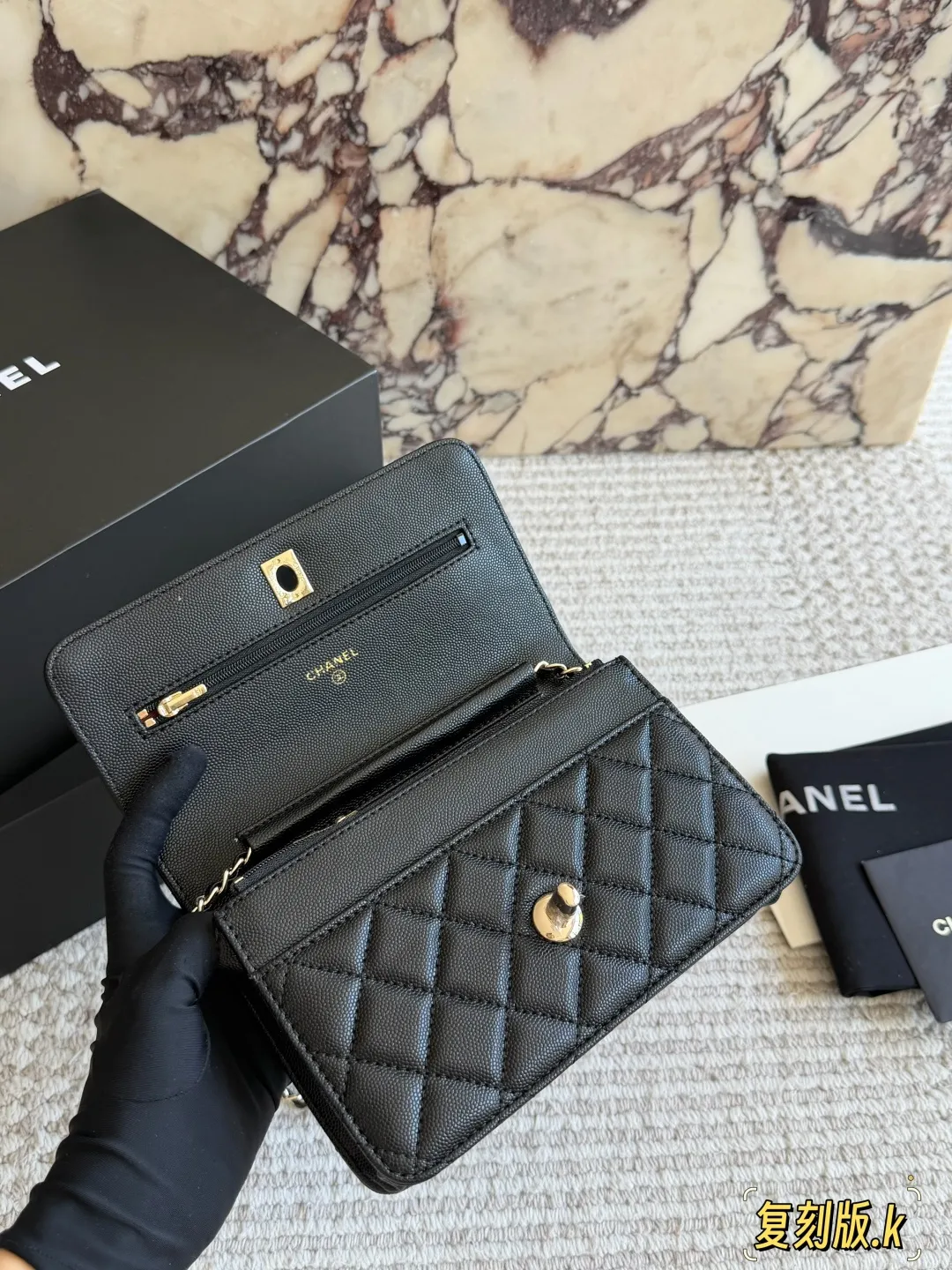 Caviar Leather Wallet On Chain (WOC) D31018230 — view 8