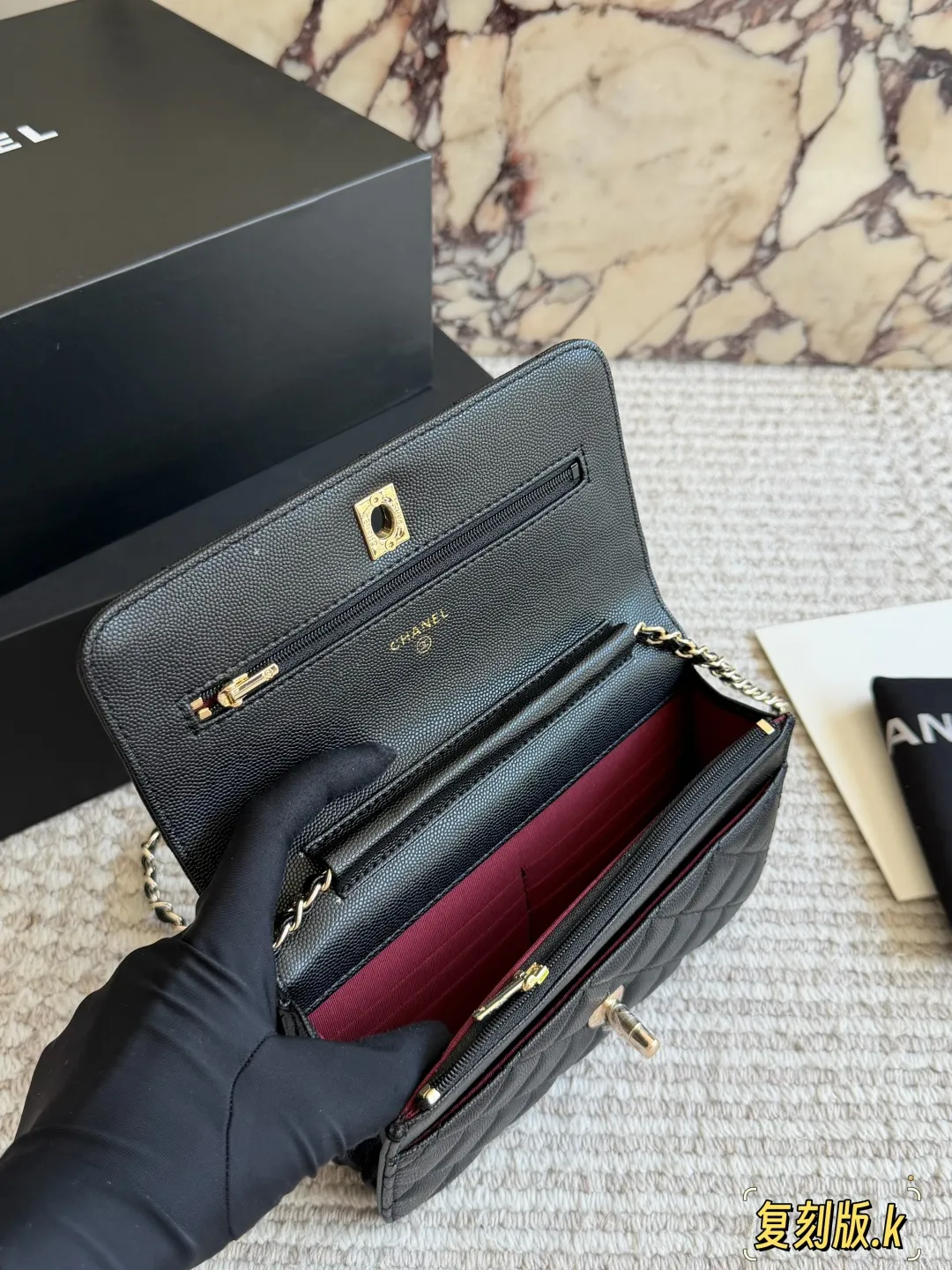 Caviar Leather Wallet On Chain (WOC) D31018230 — view 9