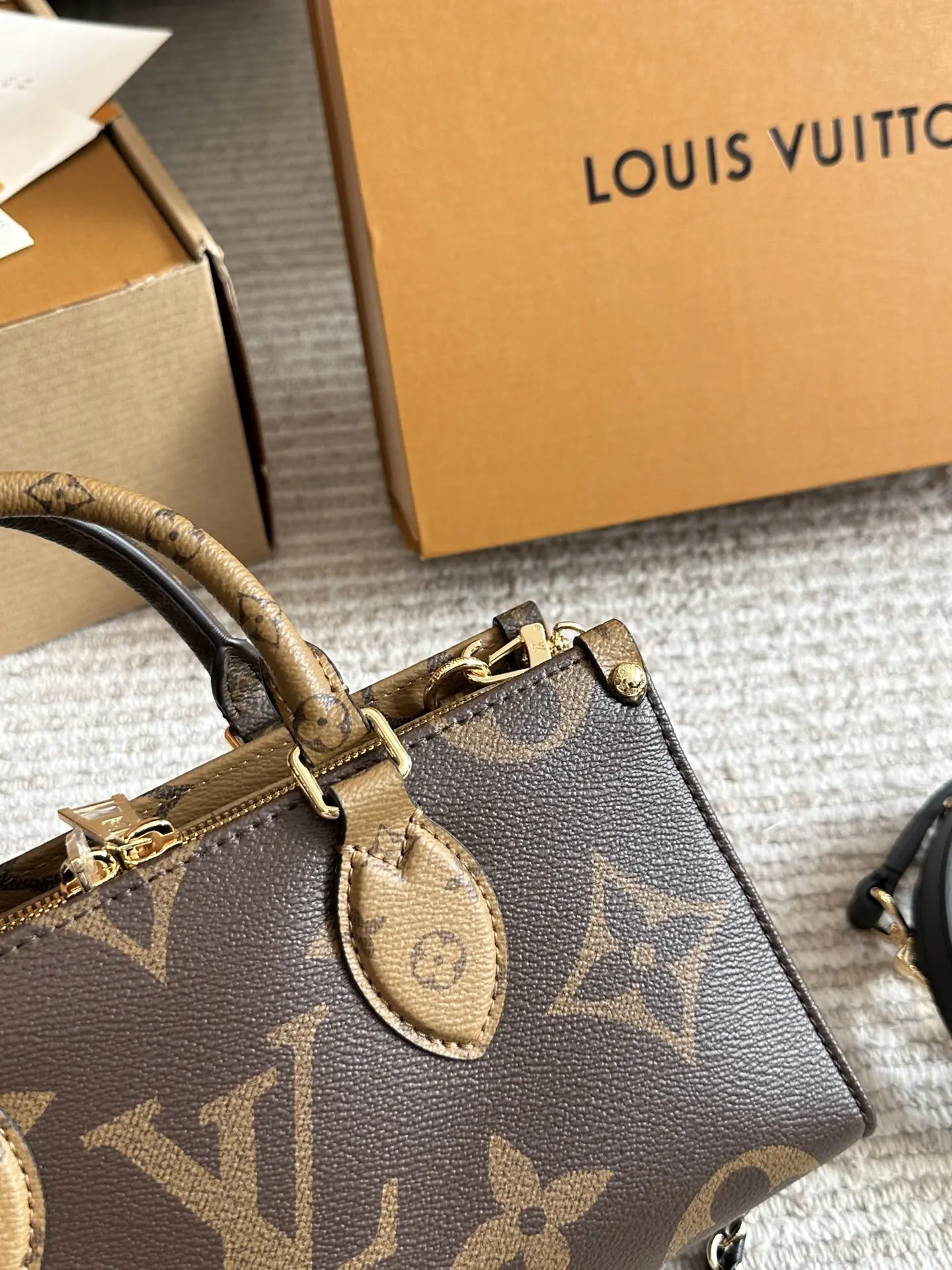 Monogram OnTheGo East West Tote Bag D35518213 — view 2