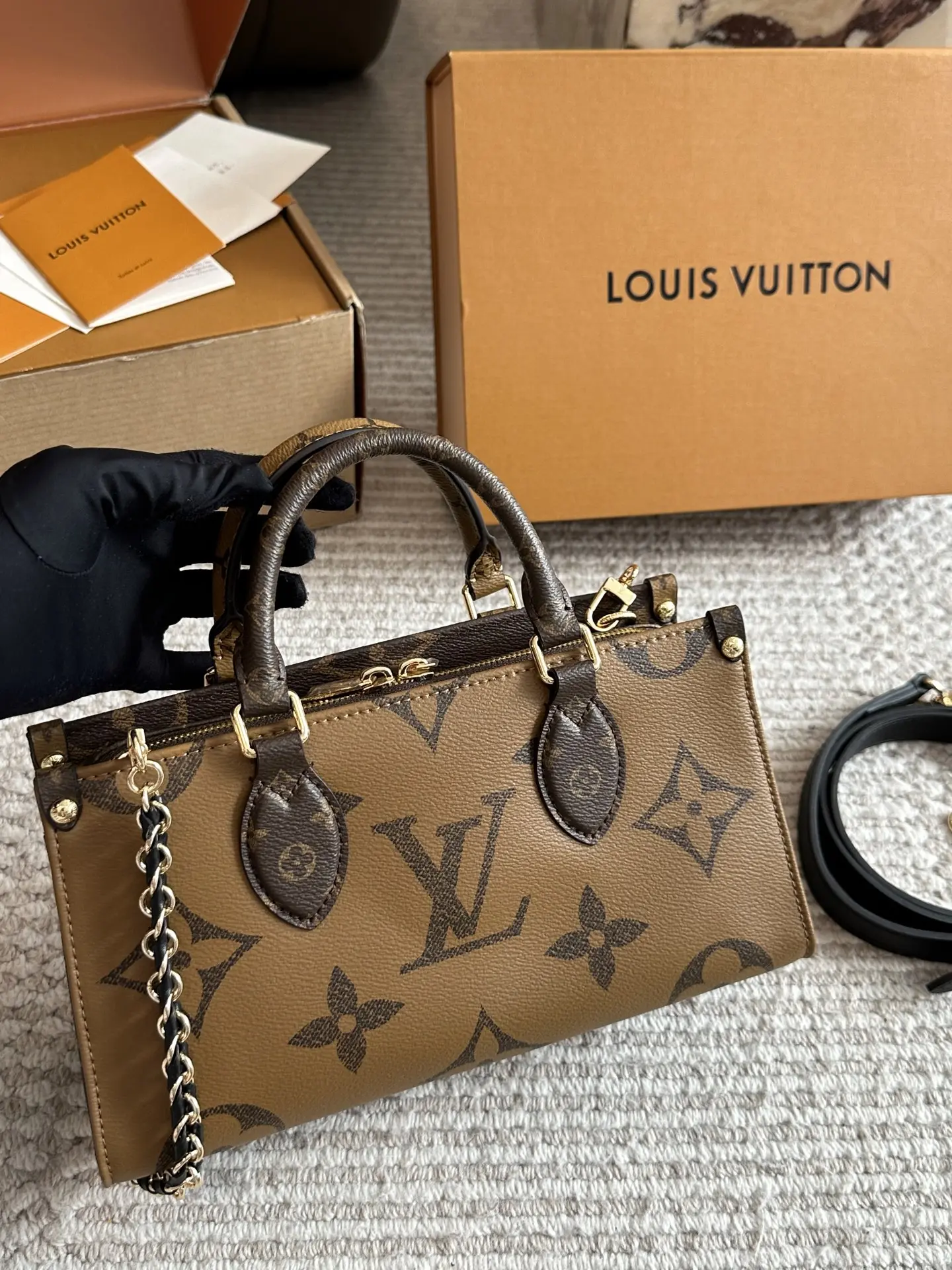 Monogram OnTheGo East West Tote Bag D35518213 — view 8