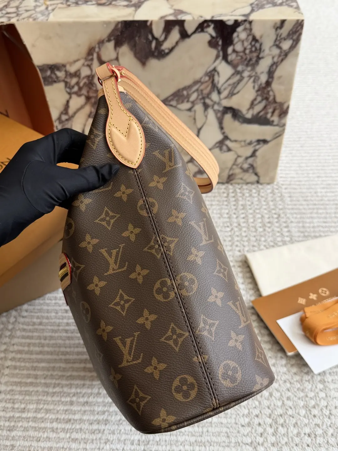 Monogram Hobo Shoulder Bag D36017880 — view 5