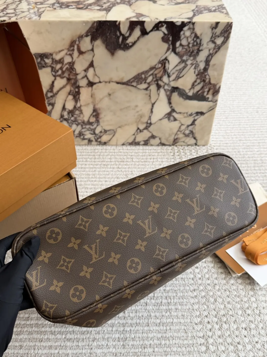 Monogram Hobo Shoulder Bag D36017880 — view 7