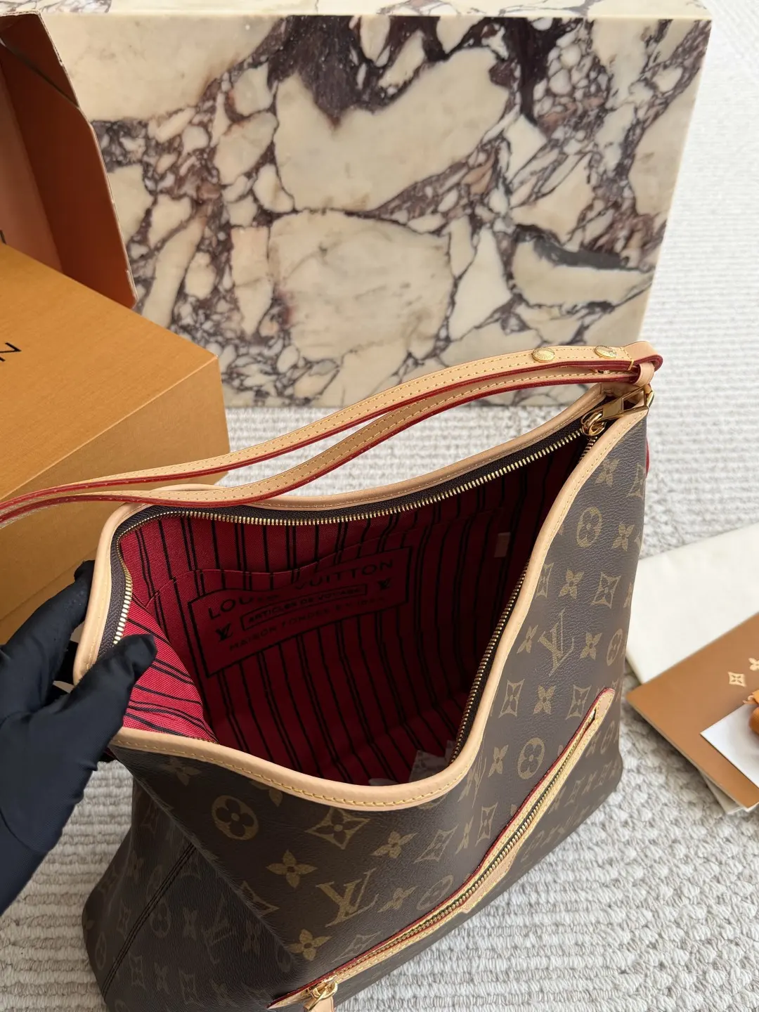 Monogram Hobo Shoulder Bag D36017880 — view 9