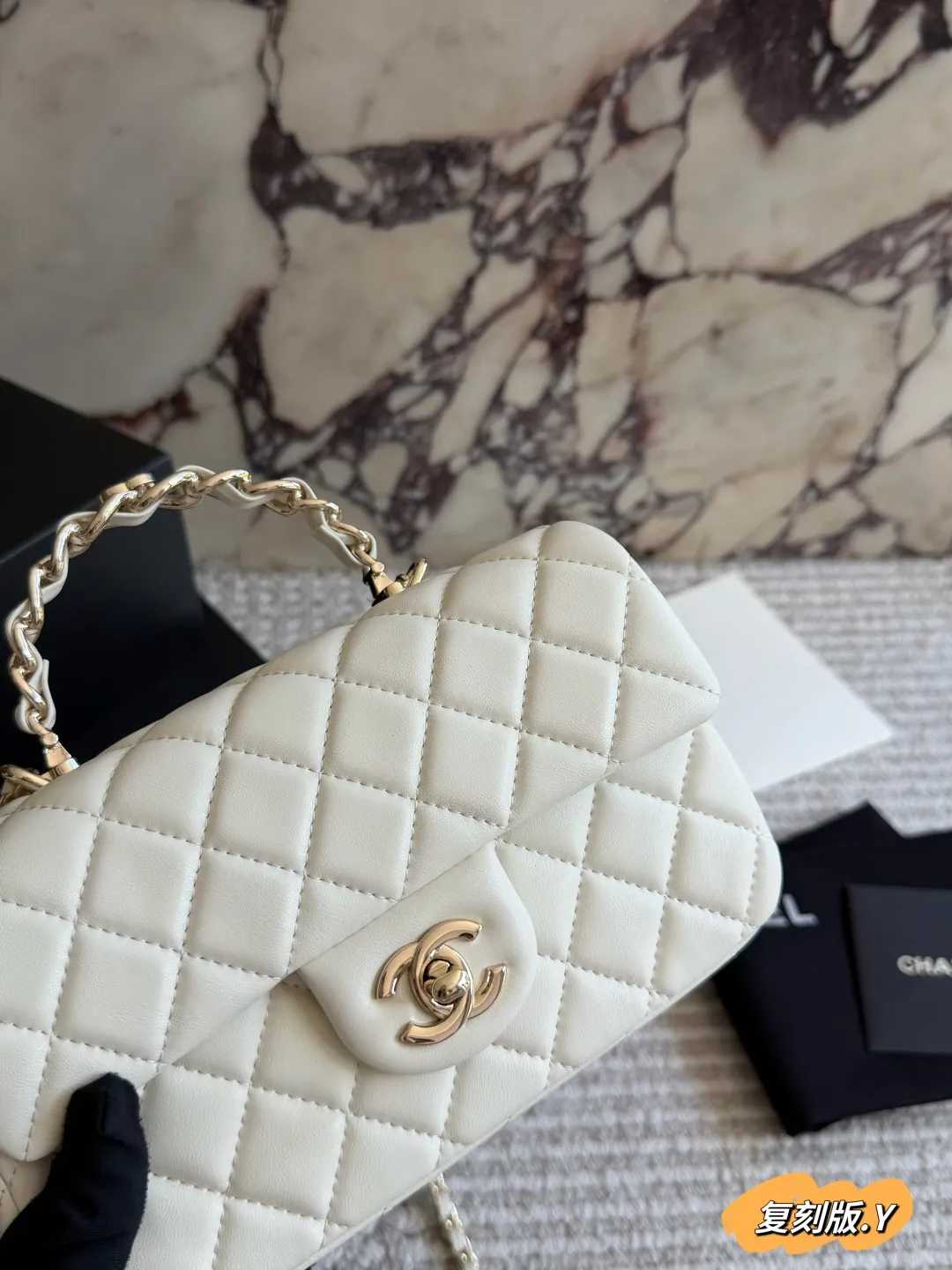 CF Handle Quilted Leather Bag D30018285 — view 3