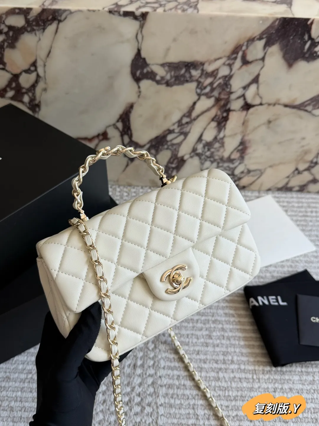 CF Handle Quilted Leather Bag D30018285 — view 4