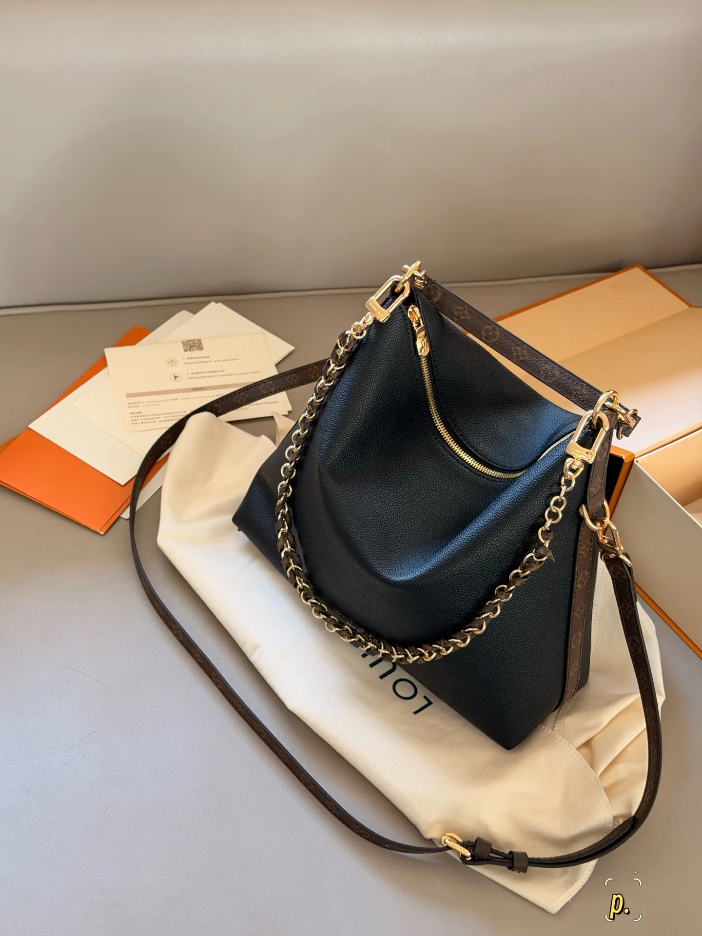 Multipass Hobo Tote Bag D36018131 — view 8