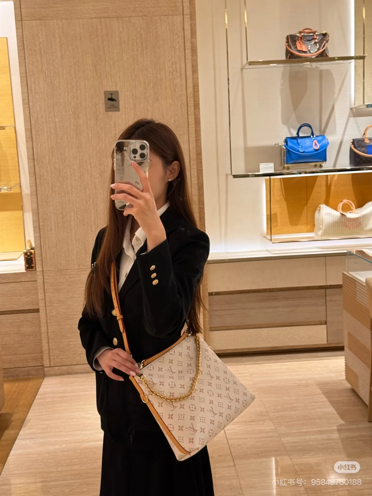 Monogram Multipass Tote Bag D36018115 — view 2