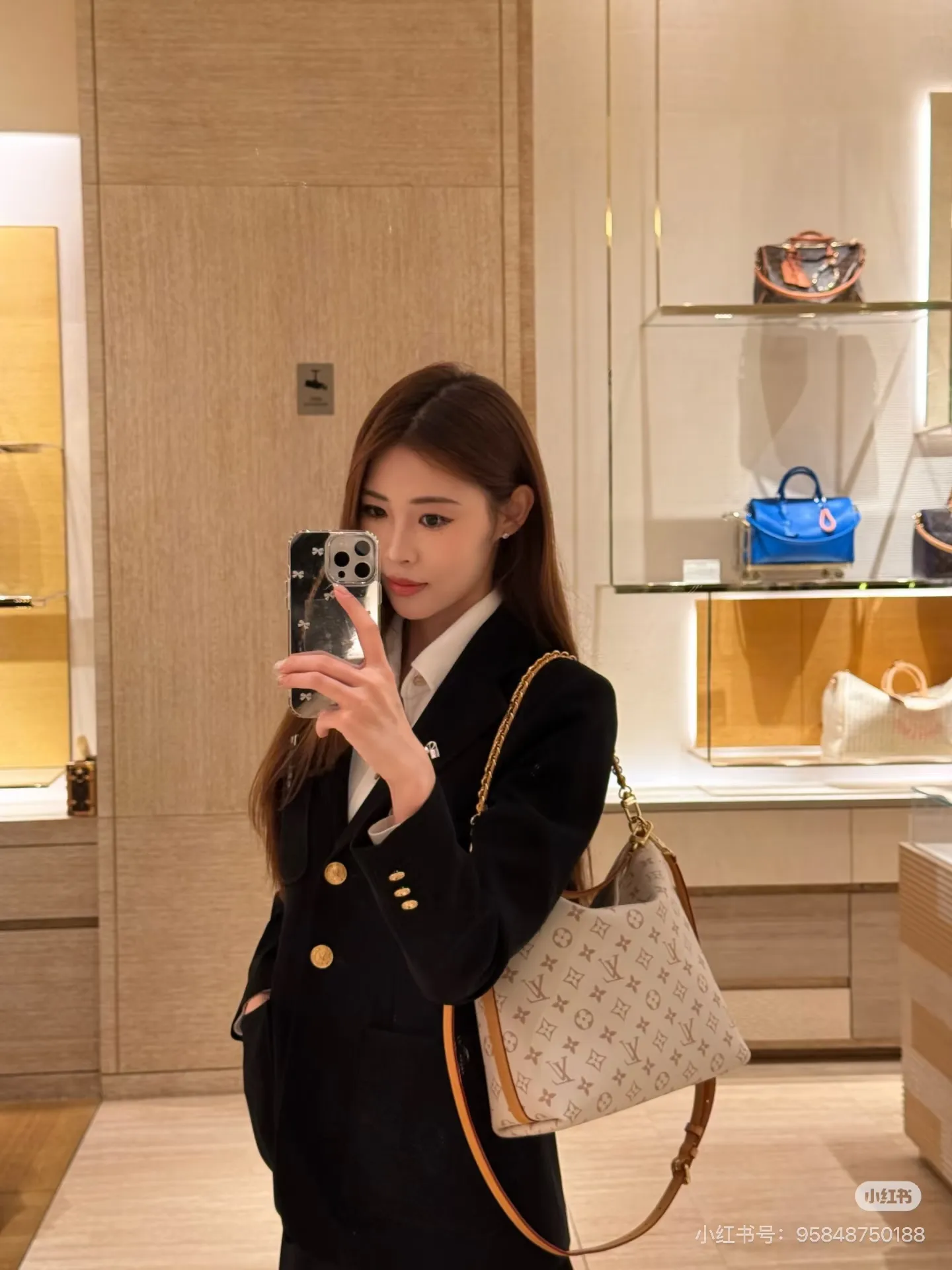Monogram Multipass Tote Bag D36018115 — view 3