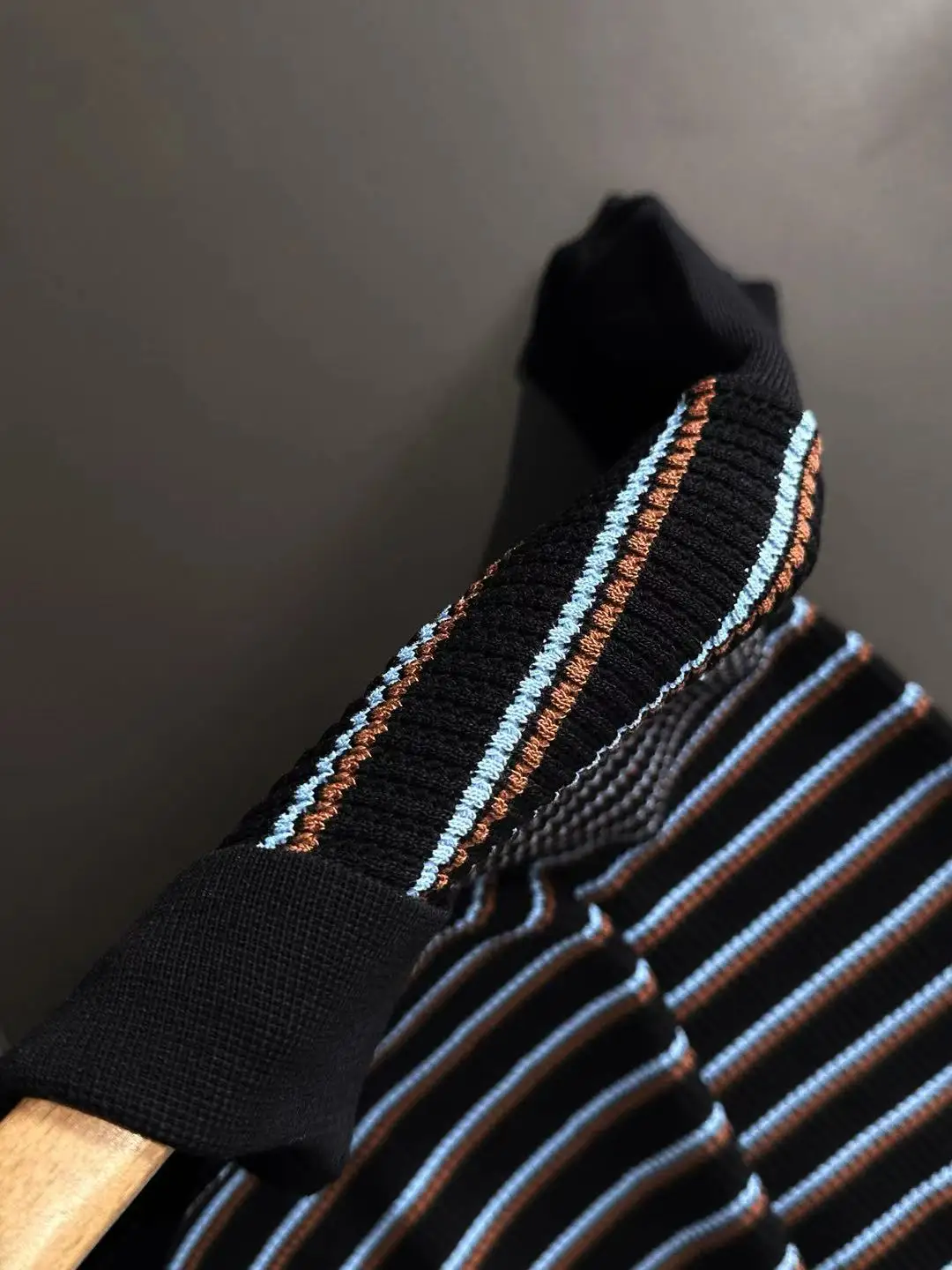 Striped Knit V-Neck Polo Shirt D20015263 — view 4