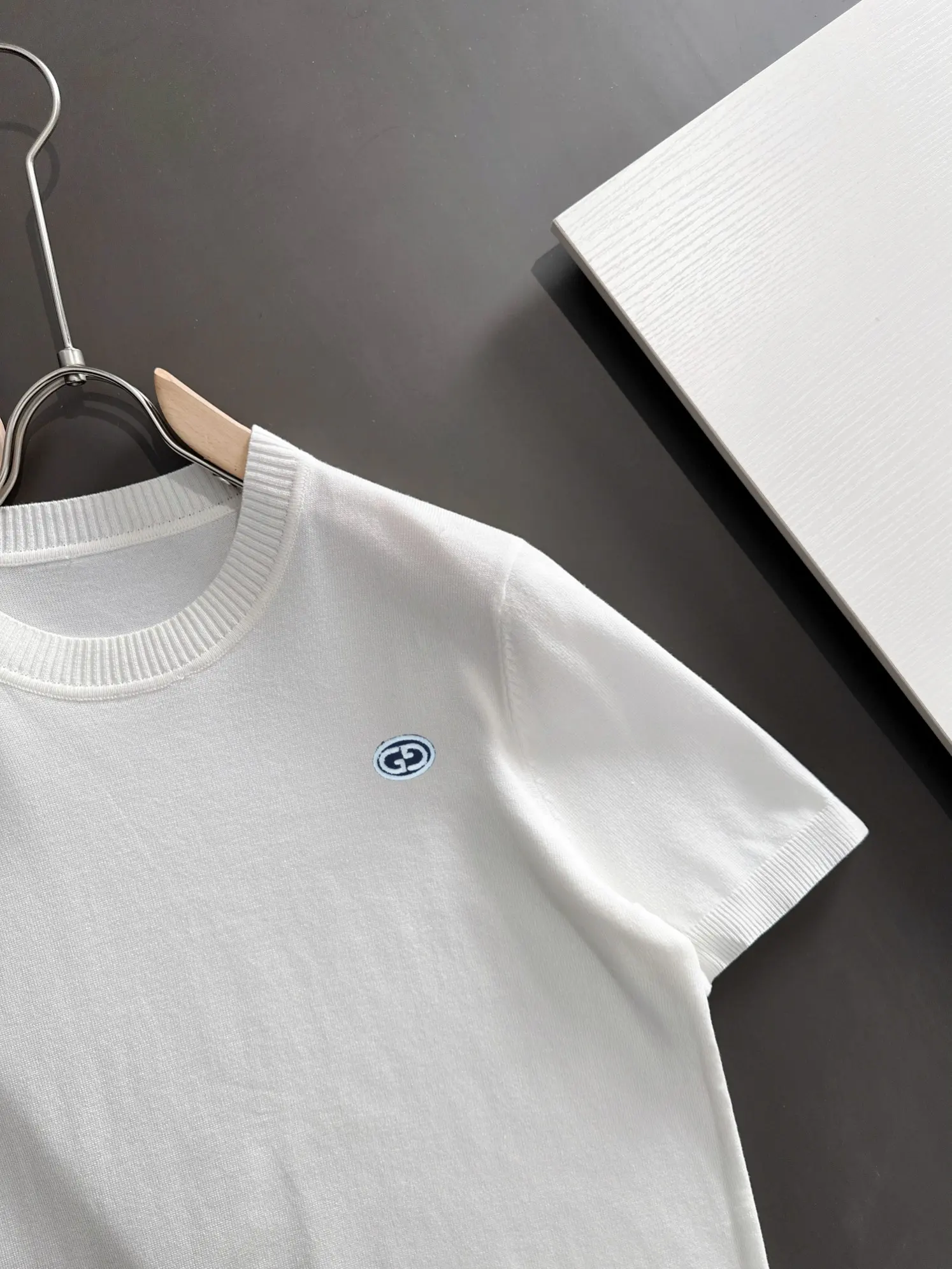 Logo-Embroidered Fine-Knit T-Shirt D20015208 — view 2