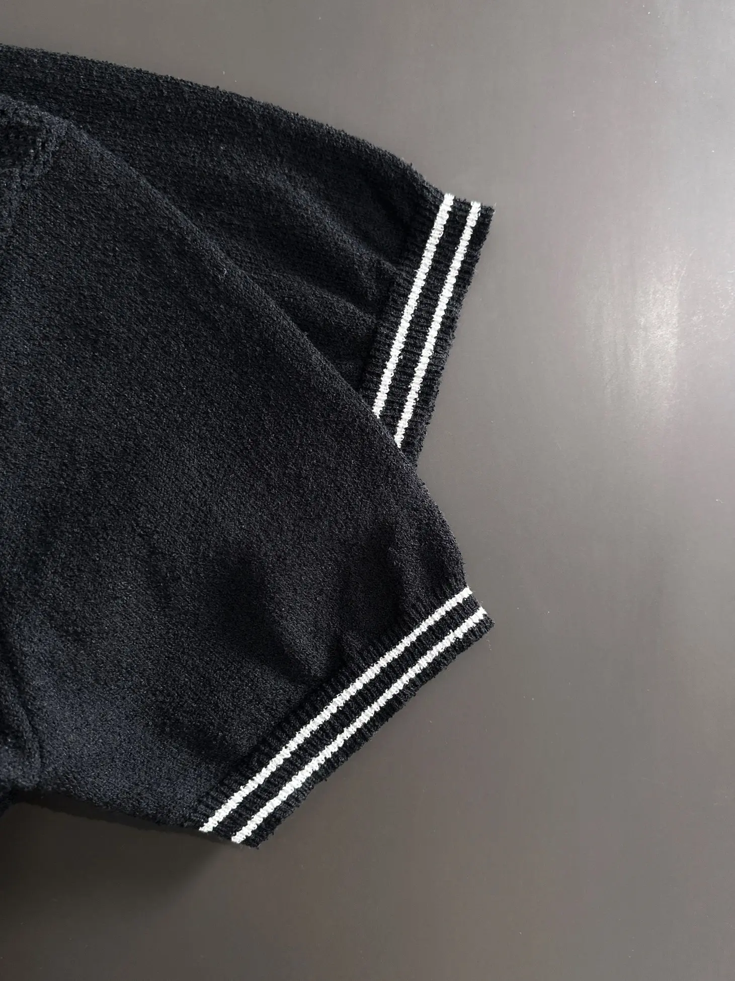 Contrast-Trim Half-Zip Knit Polo Shirt D20015197 — view 5