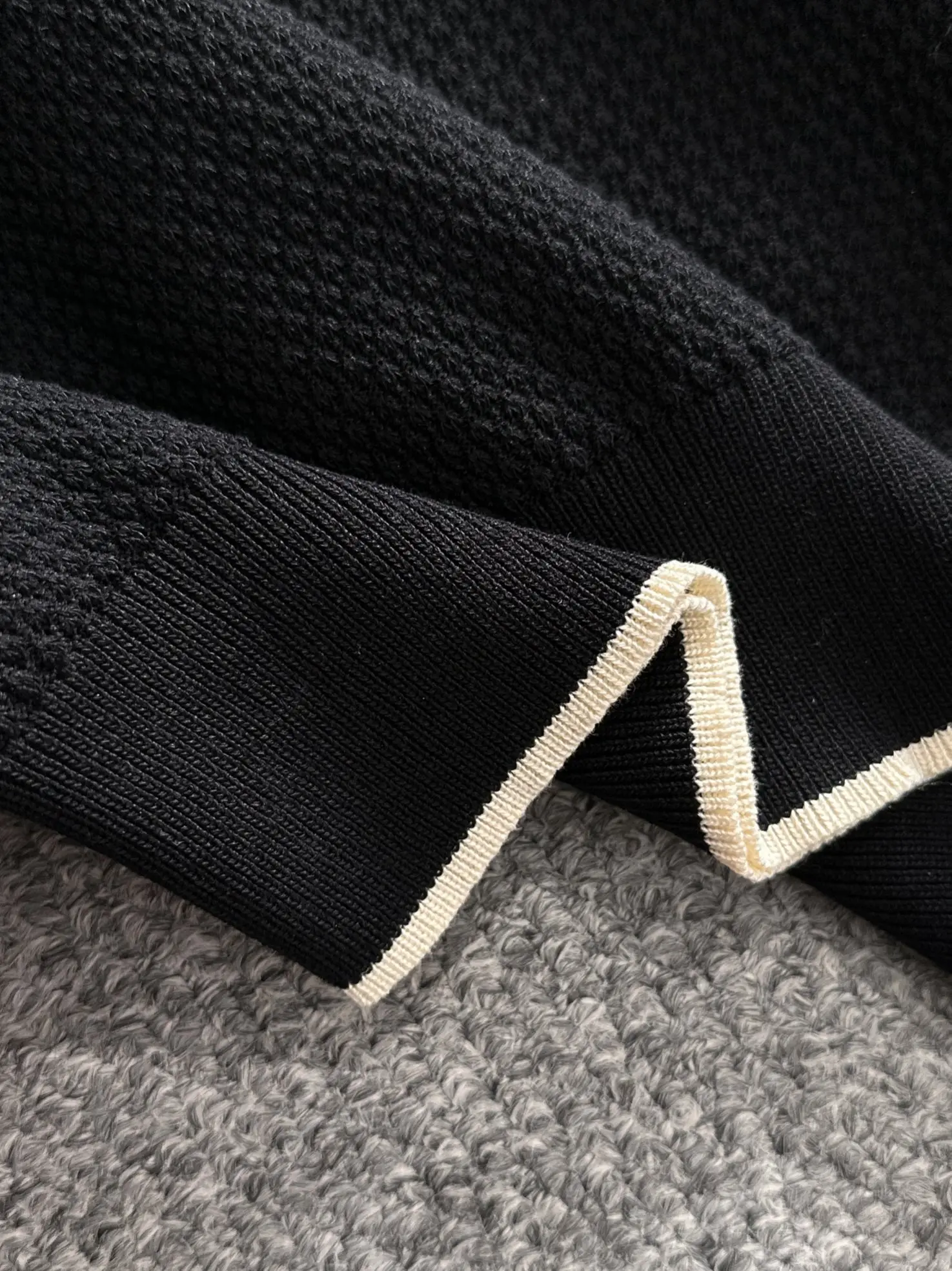 Contrast-Trim Waffle-Knit T-Shirt D20015210 — view 6