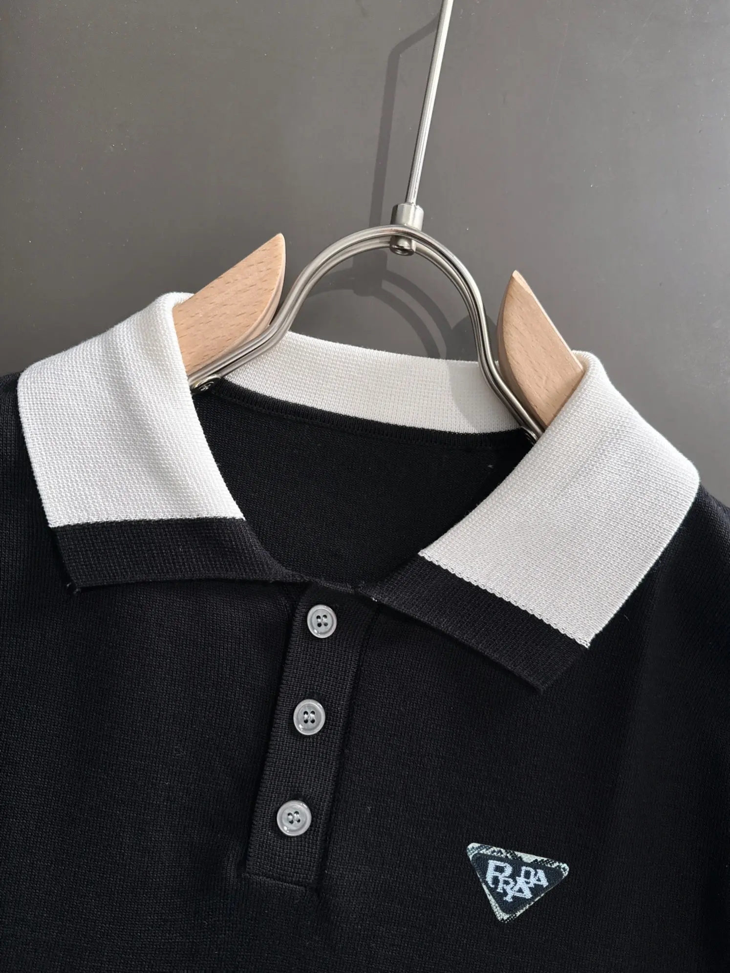 Contrast-Collar Silk-Blend Knit Polo Shirt D20015199 — view 3