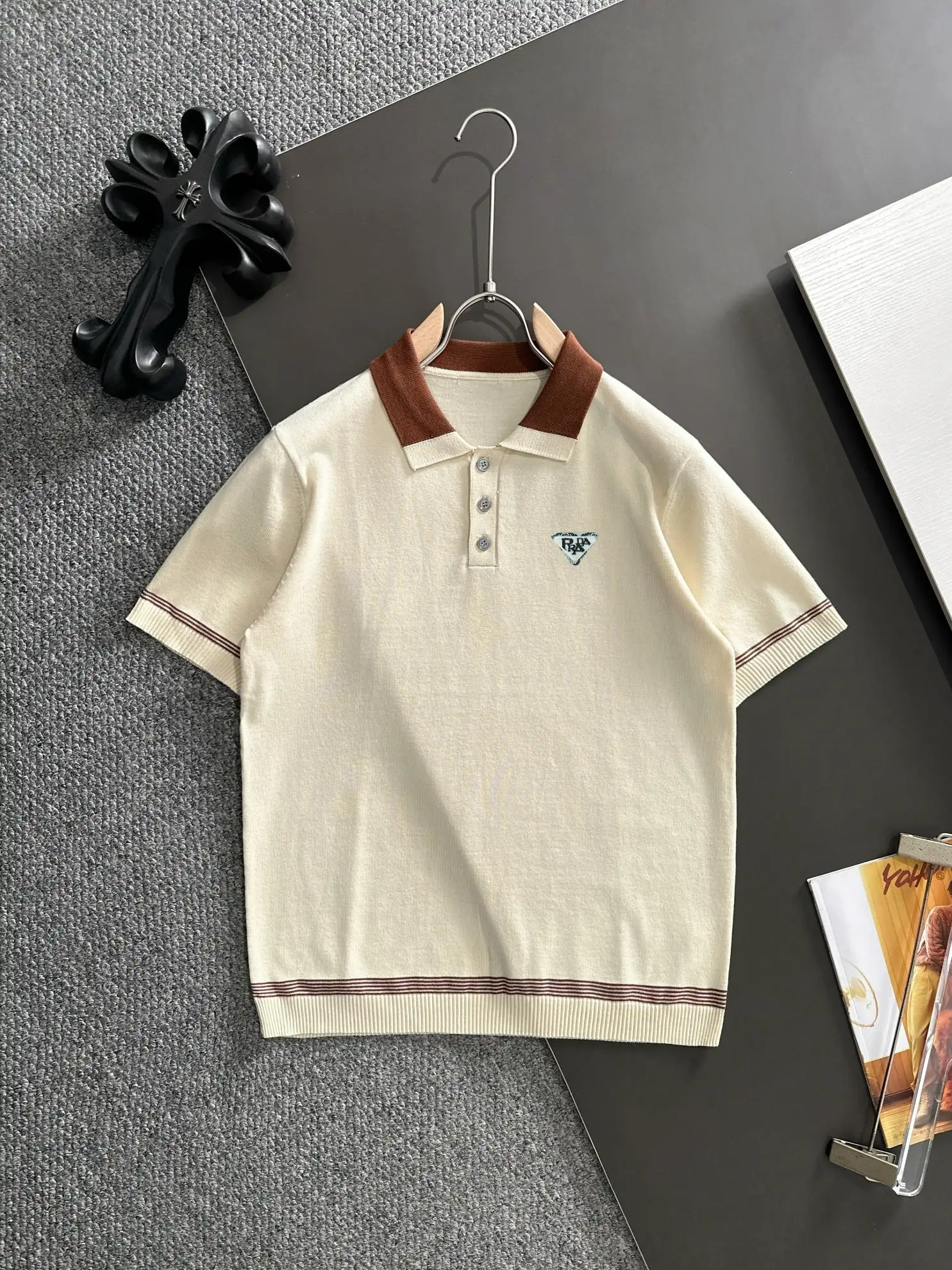 Contrast-Collar Silk-Blend Knit Polo Shirt D20015202
