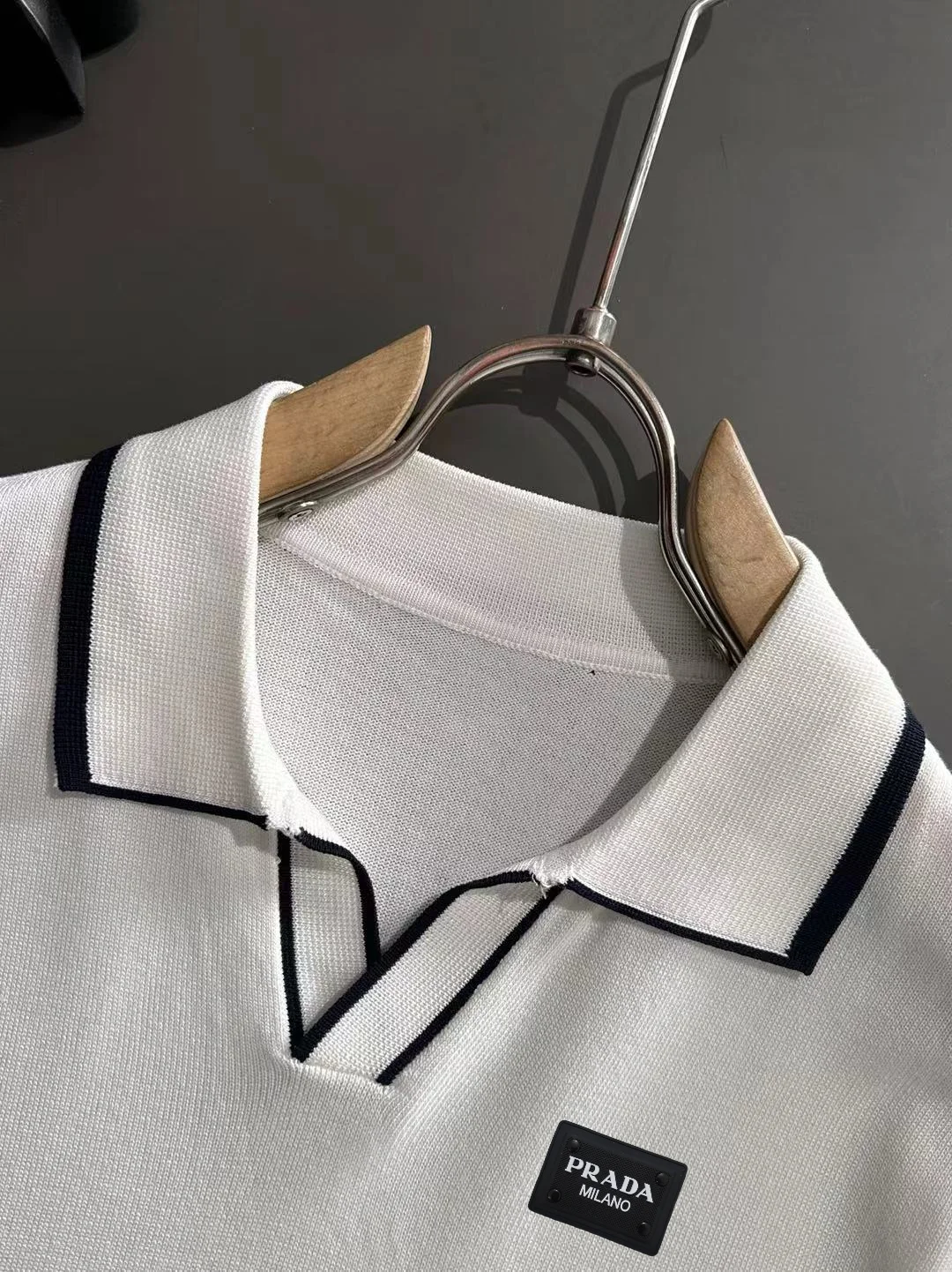 Contrast-Trim Knitted Polo Shirt D20015235 — view 3