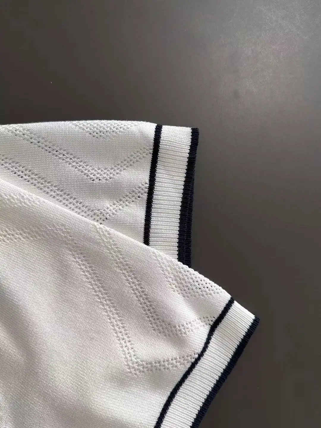 Contrast-Trim Knitted Polo Shirt D20015235 — view 5