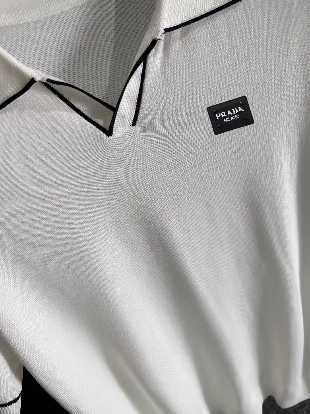 Contrast-Trim Knitted Polo Shirt D20015235 — view 7