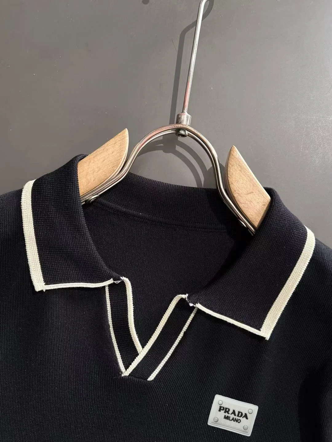 Contrast-Trim Knit Polo Shirt D20015238 — view 3