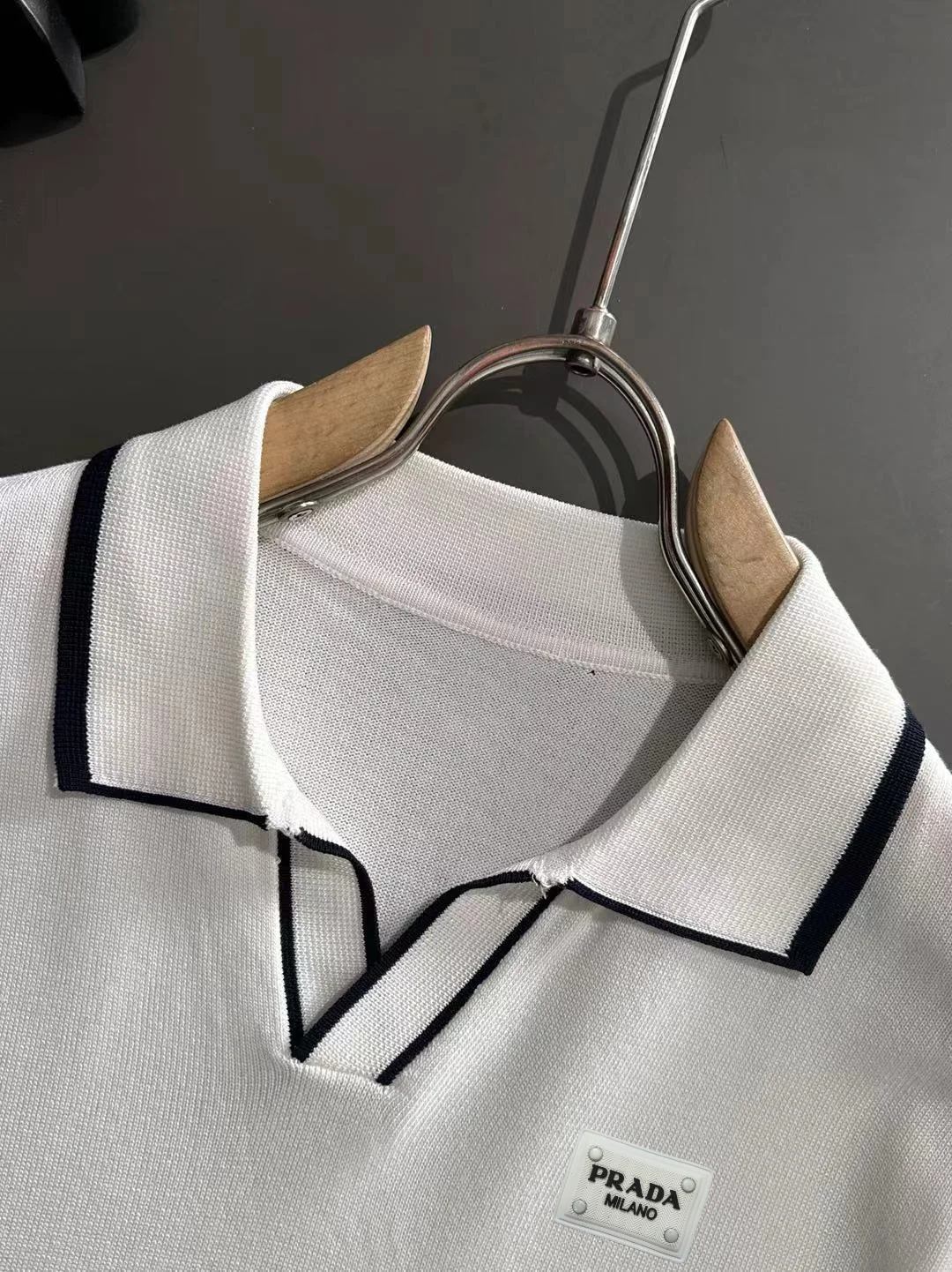 Contrast-Trim Knitted Polo Shirt D20015237 — view 3