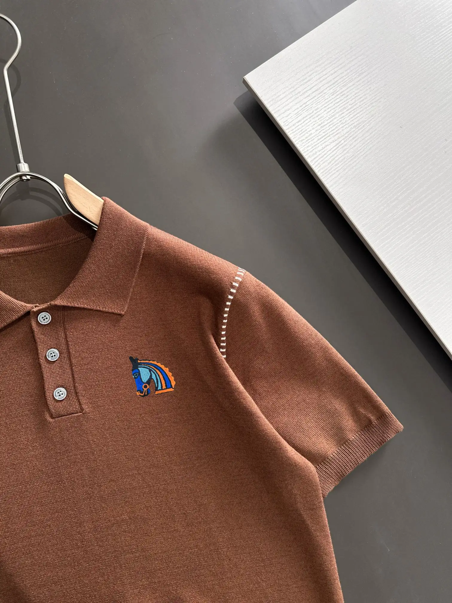 Contrast-Stitch Knit Polo Shirt D20015204 — view 2