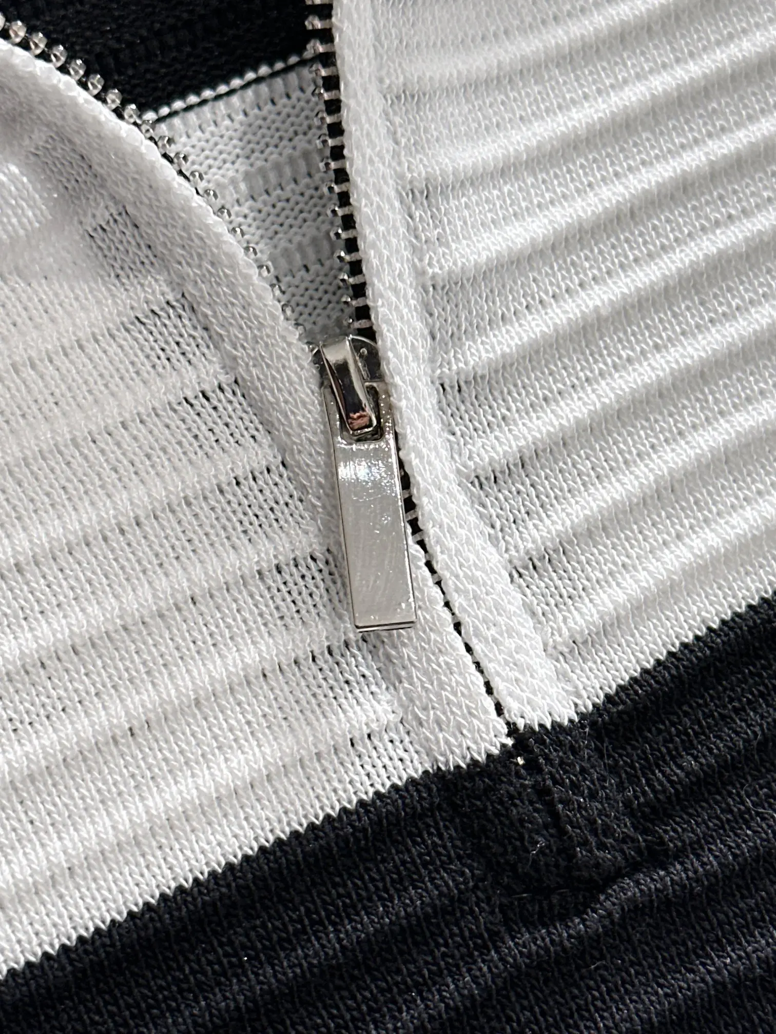 Striped Knit Half-Zip Polo Shirt D20015218 — view 4
