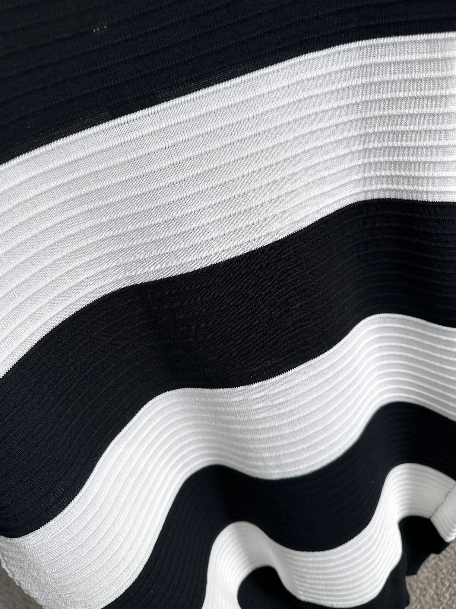 Striped Knit Half-Zip Polo Shirt D20015218 — view 7