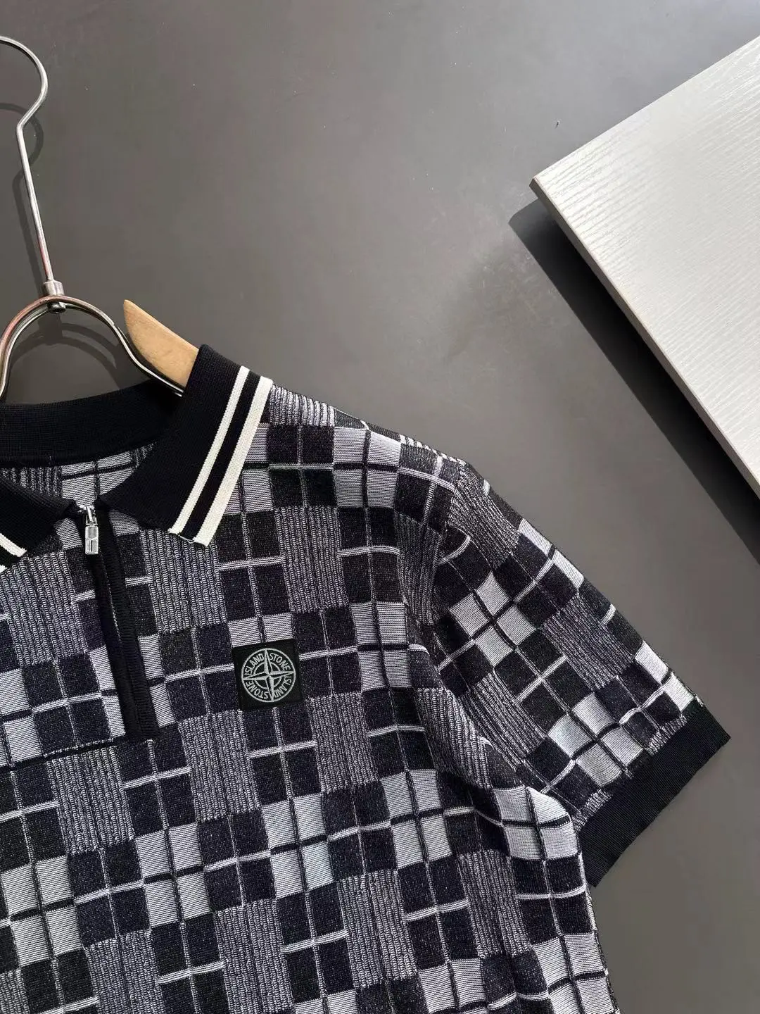 Checkered Knit Half-Zip Polo Shirt D20015191 — view 2