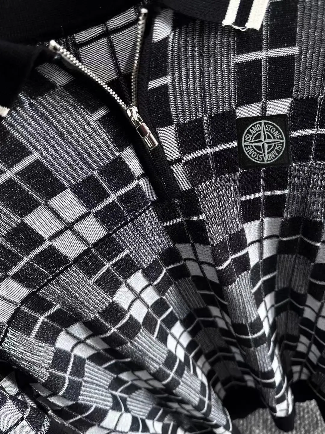 Checkered Knit Half-Zip Polo Shirt D20015191 — view 7