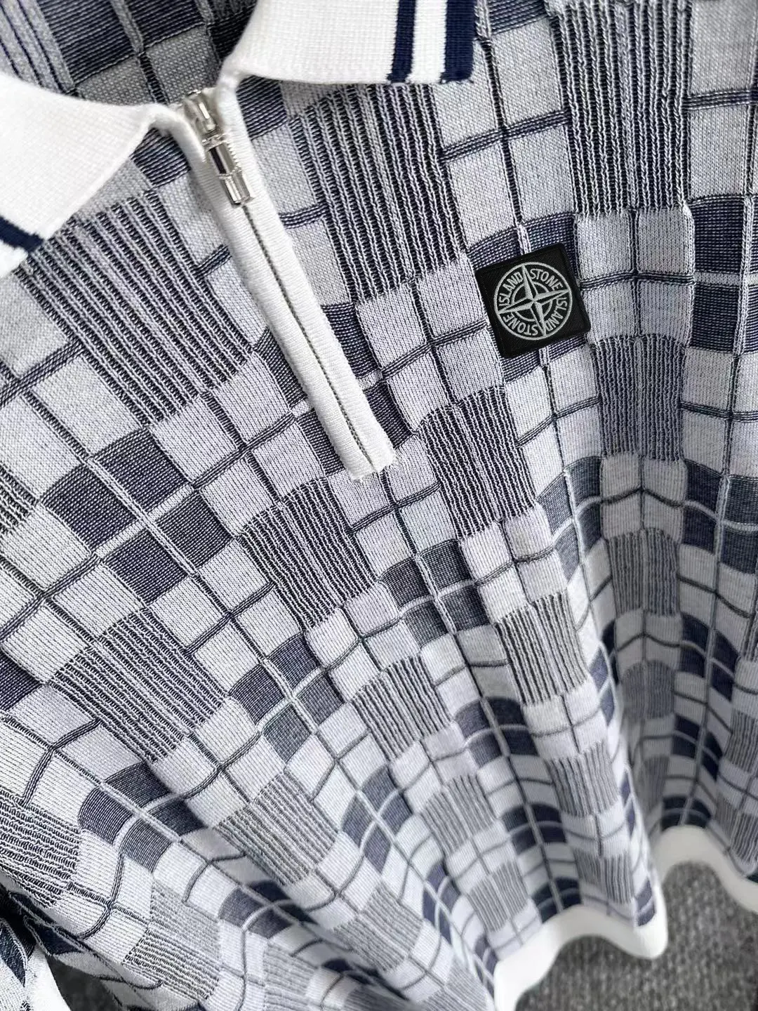 Checkered Jacquard Knit Half-Zip Polo Shirt D20015192 — view 7