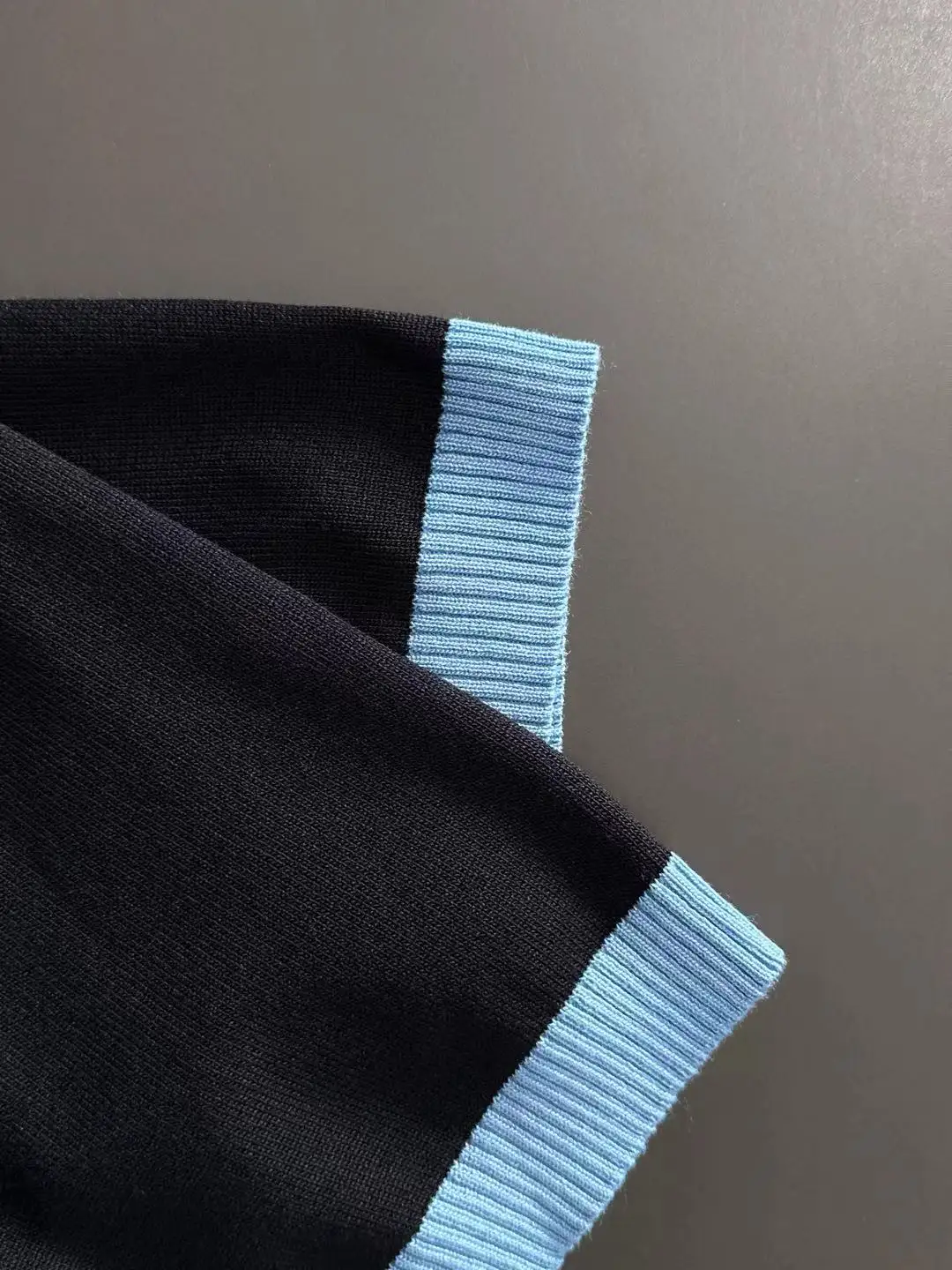Contrast-Stripe Half-Zip Knit Polo Shirt D20015231 — view 5