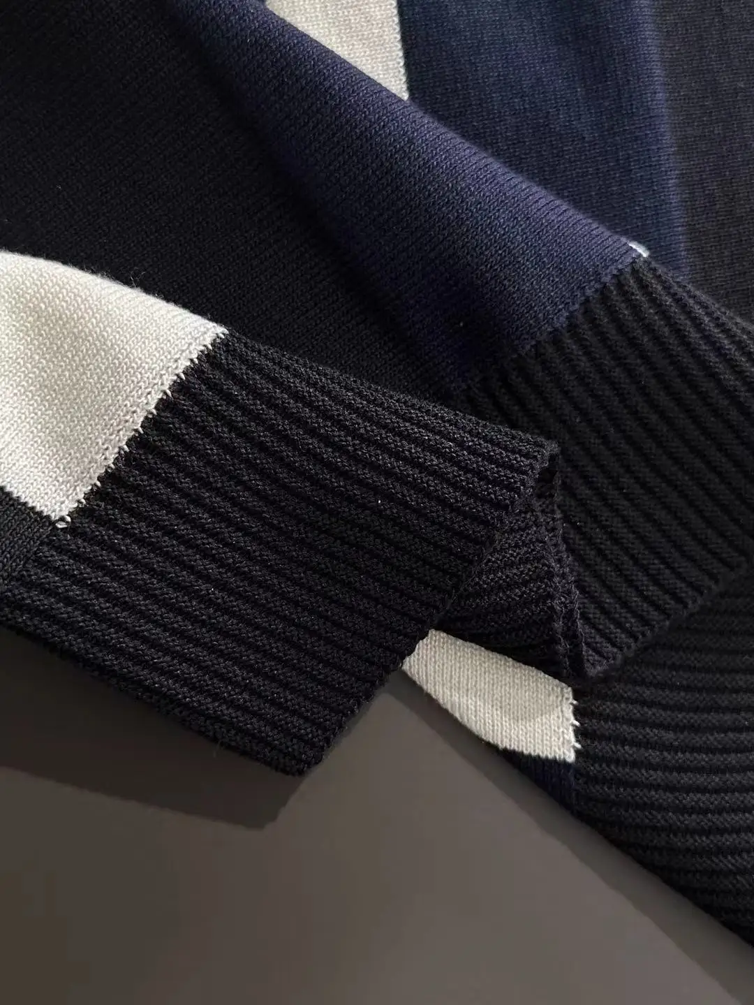 Striped Knit Half-Zip Polo Shirt D20015161 — view 6