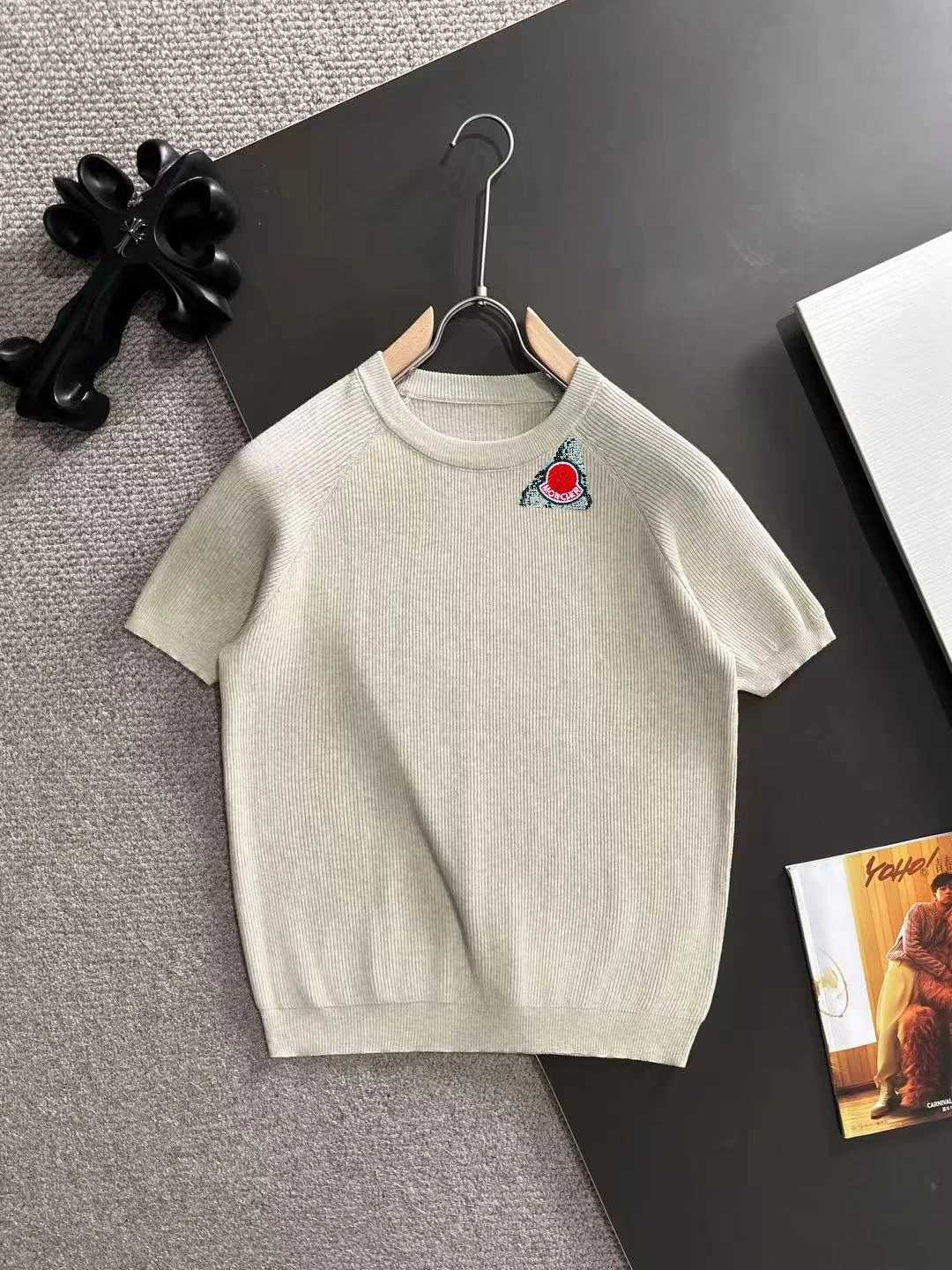 Moncler Ribbed Knit Short-Sleeve Sweater D20015165