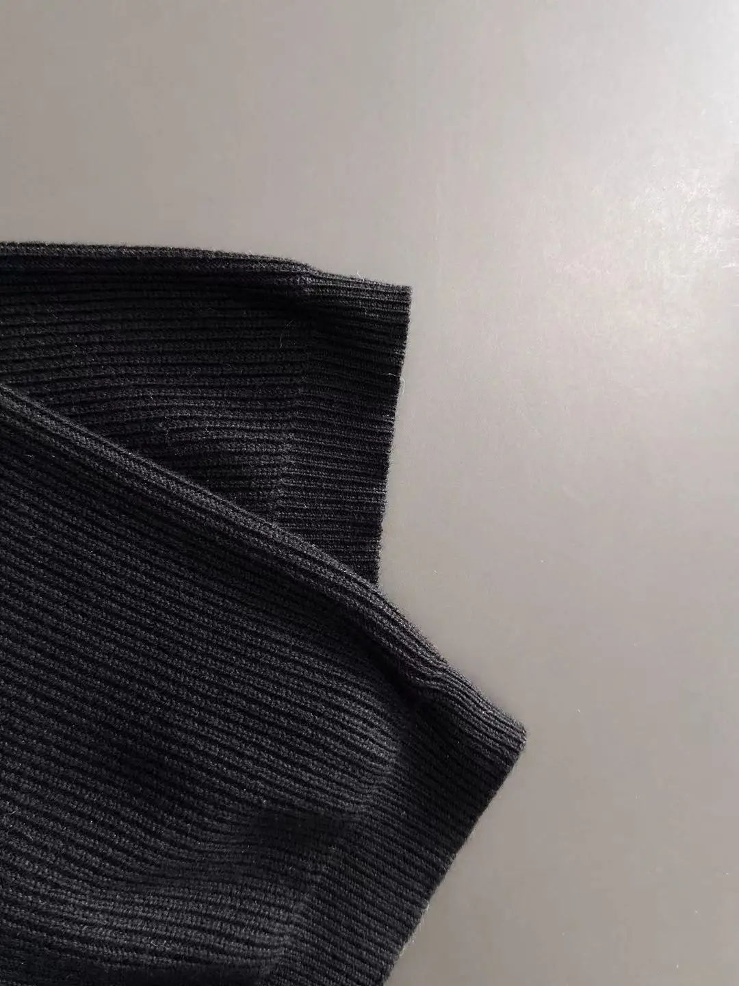 Ribbed Knit Short-Sleeve Sweater D20015271 — view 4
