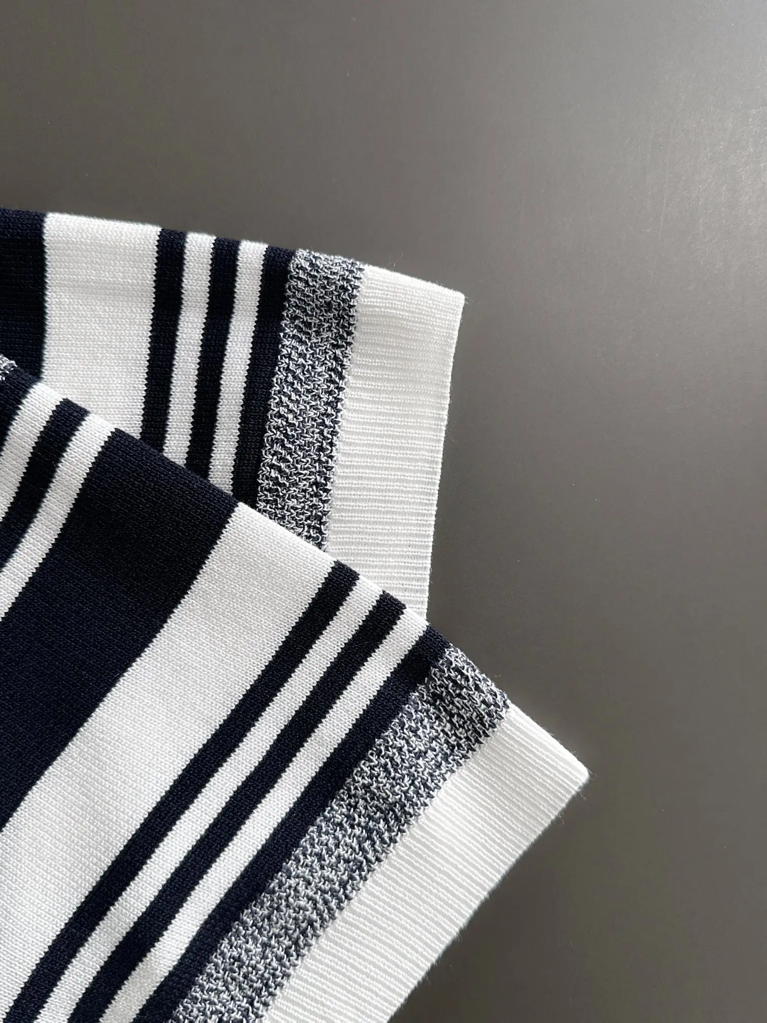 Striped Jacquard Knit T-Shirt D20015222 — view 4