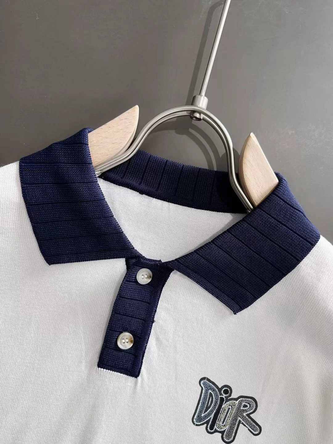 Contrast-Trim Knitted Polo Shirt D20015181 — view 3
