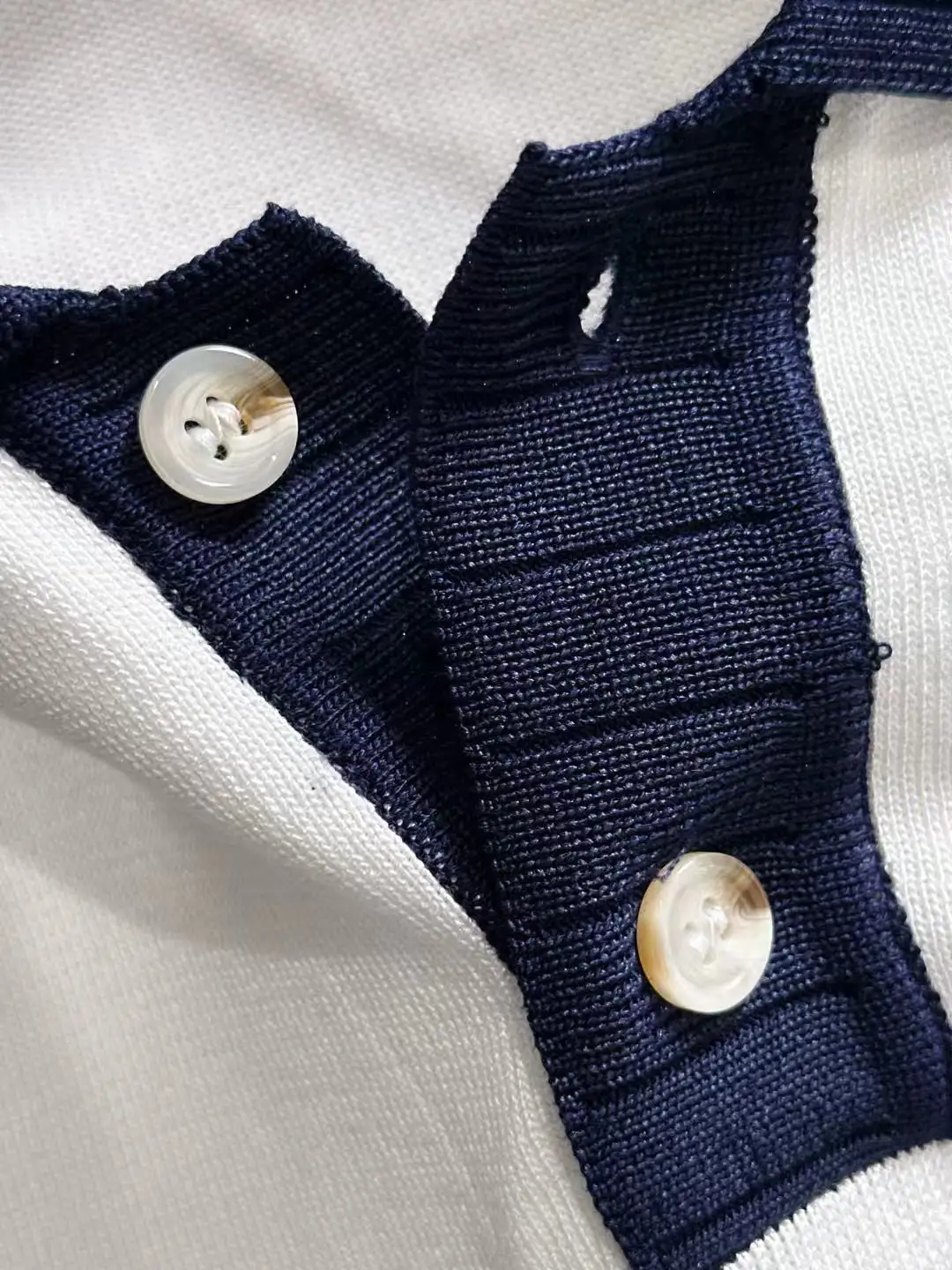 Contrast-Trim Knitted Polo Shirt D20015181 — view 5