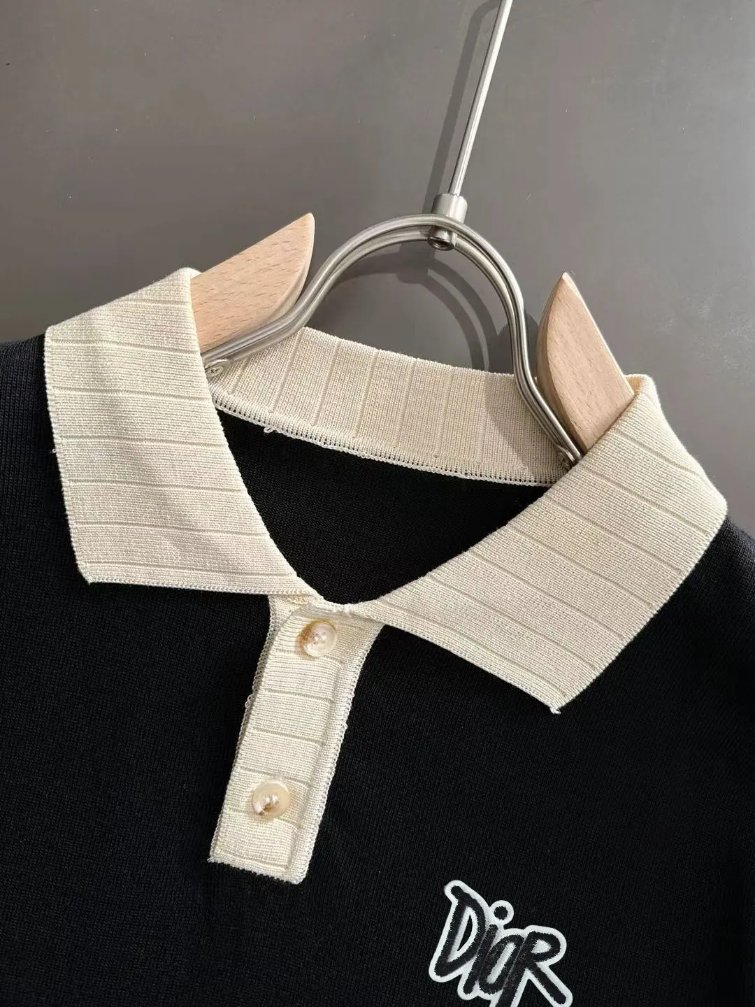 Contrast-Trim Knitted Polo Shirt D20015176 — view 3